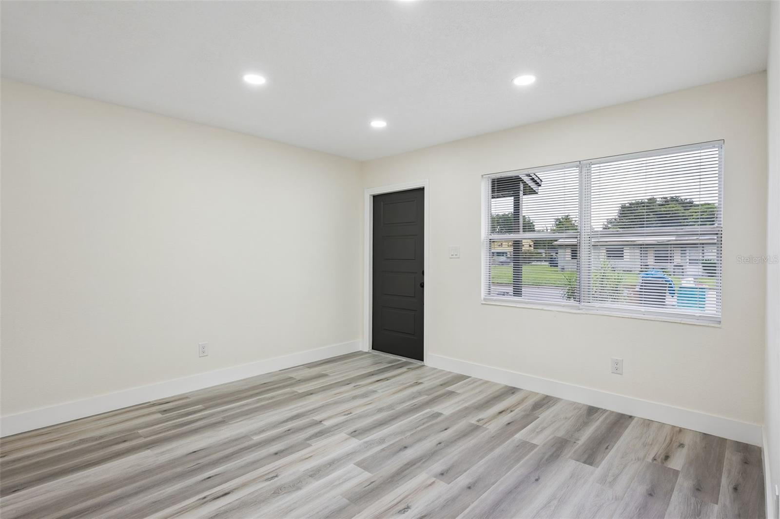 Search 4 726 CORNELIA COURT