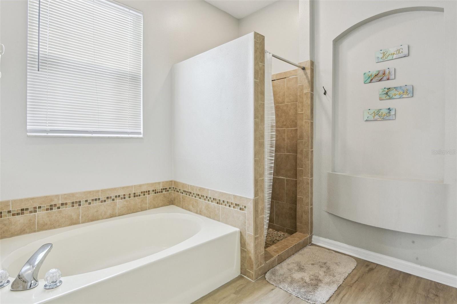 MEADOW POINTE PRCL 10 UNIT 01 02 - Residential