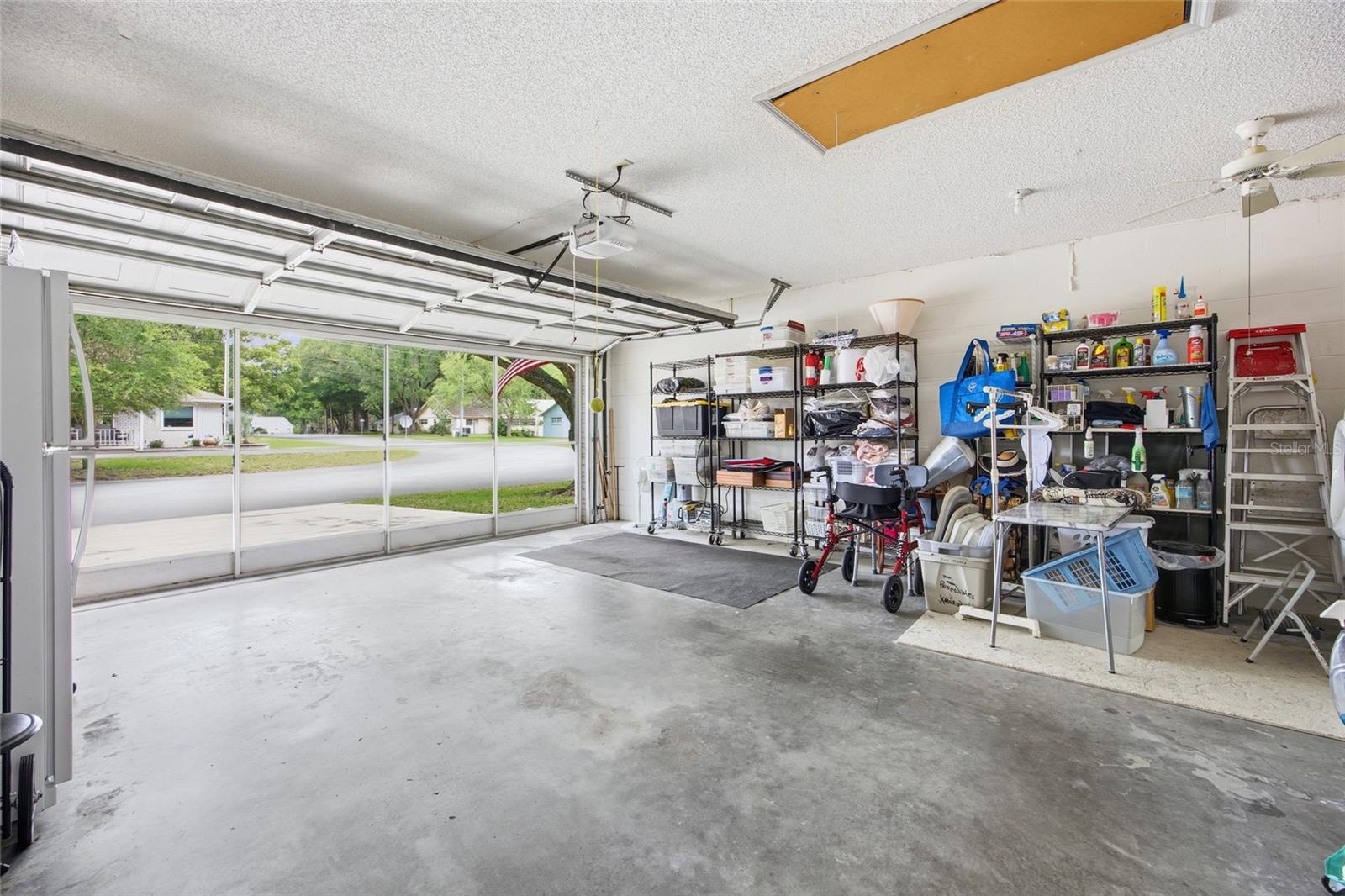 ON TOP OF THE WORLD - Residential