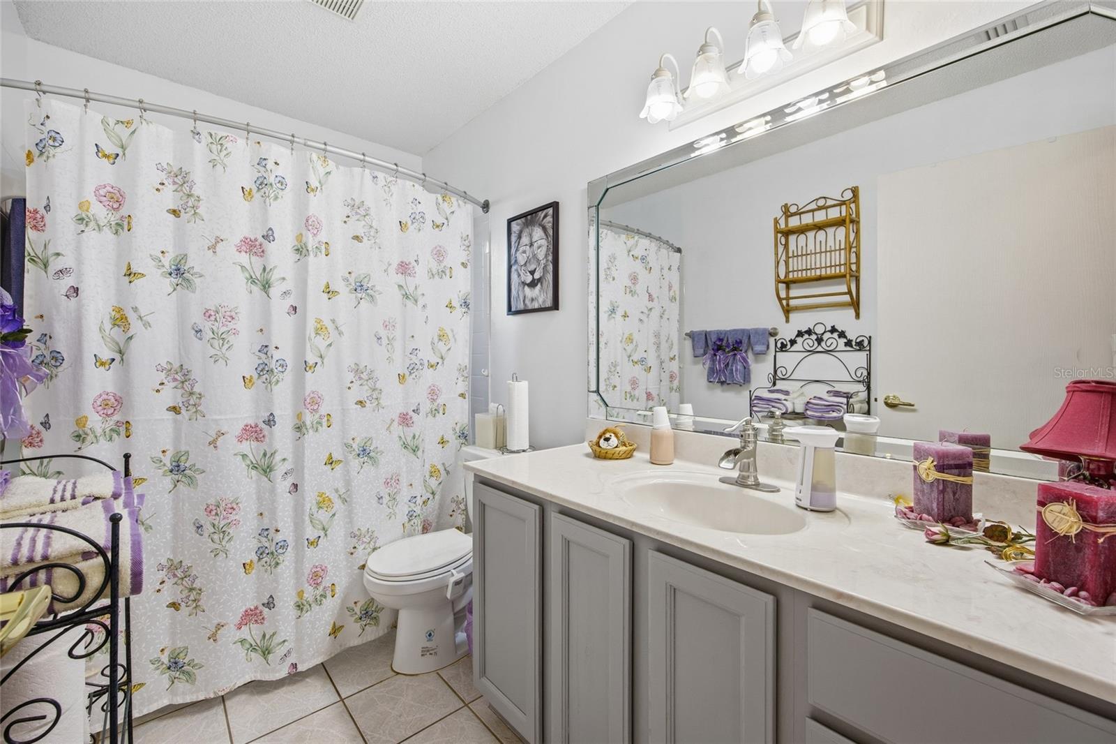 ON TOP OF THE WORLD - Residential