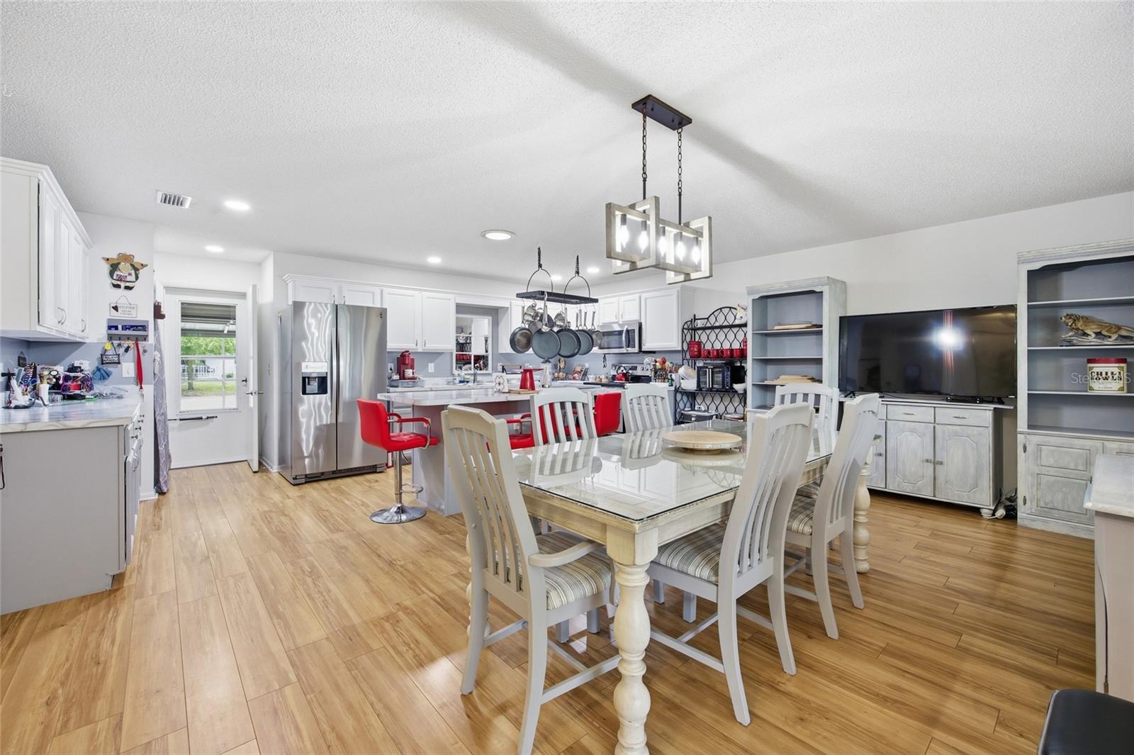 ON TOP OF THE WORLD - Residential