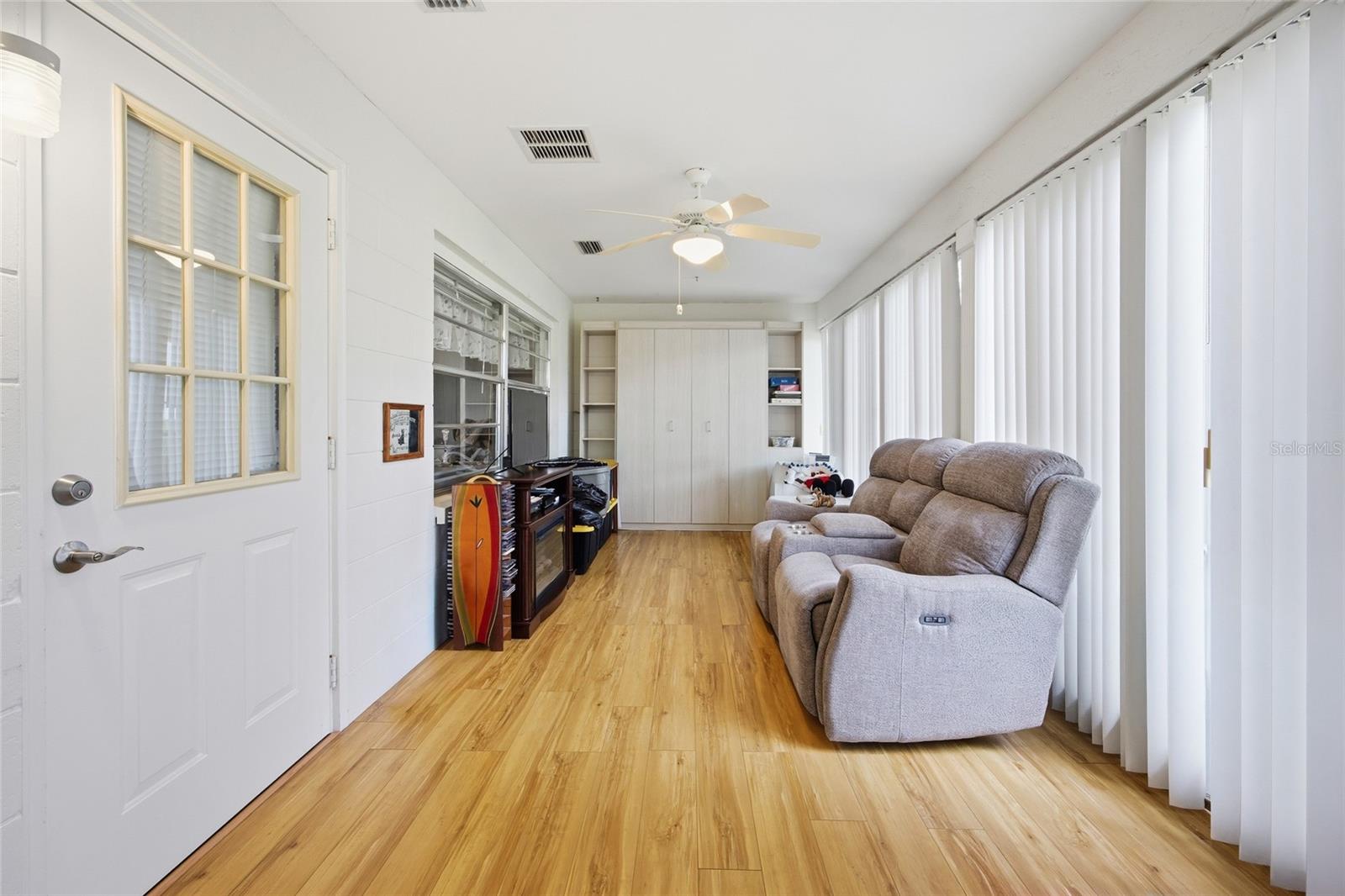 ON TOP OF THE WORLD - Residential