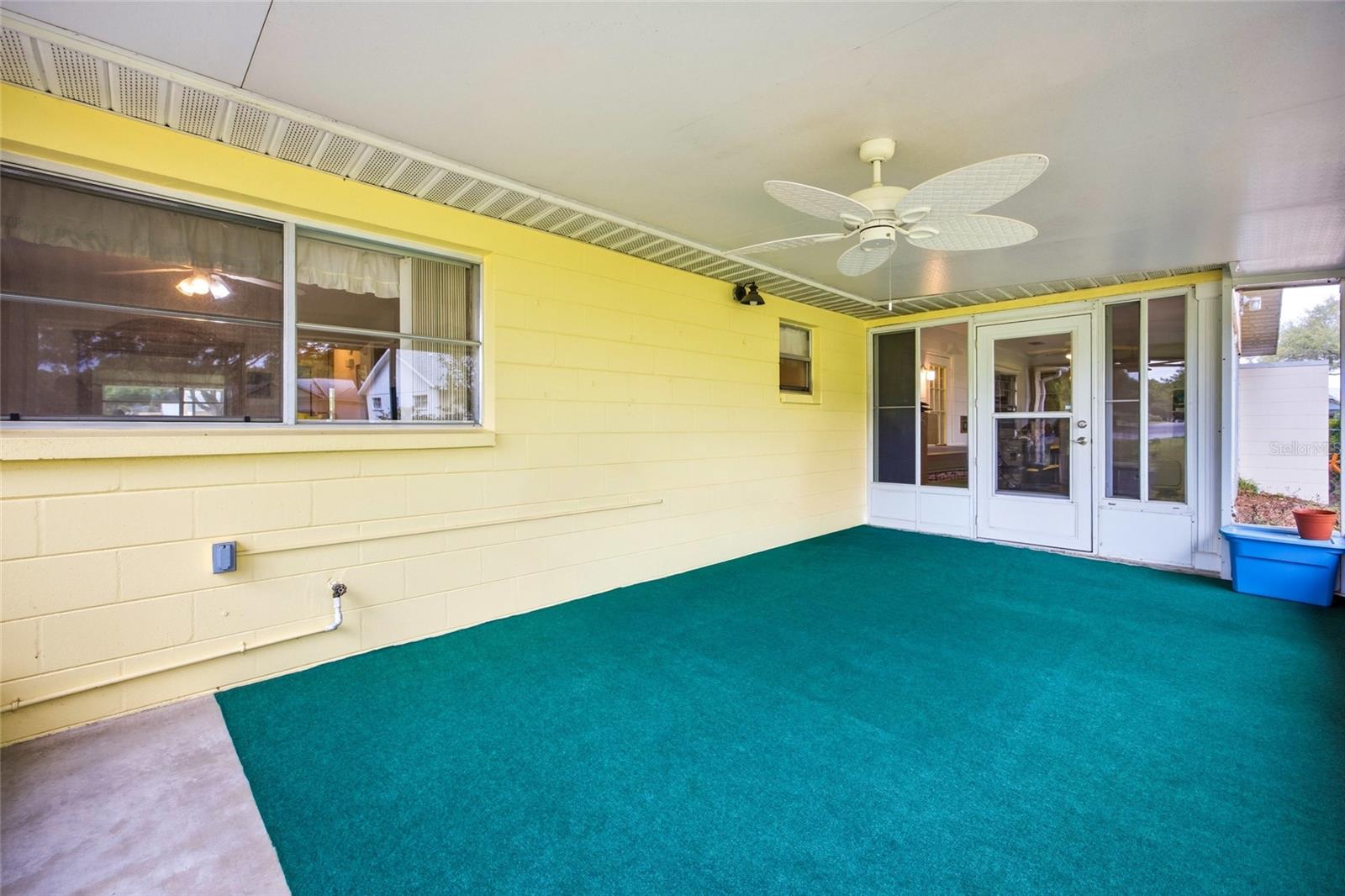 ON TOP OF THE WORLD - Residential