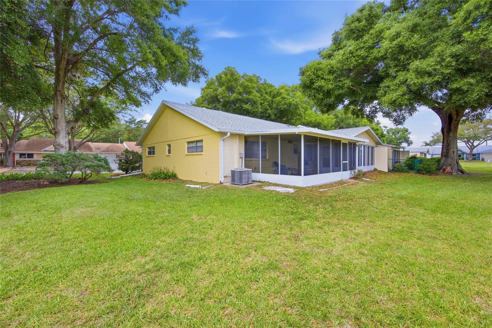 ON TOP OF THE WORLD - Residential