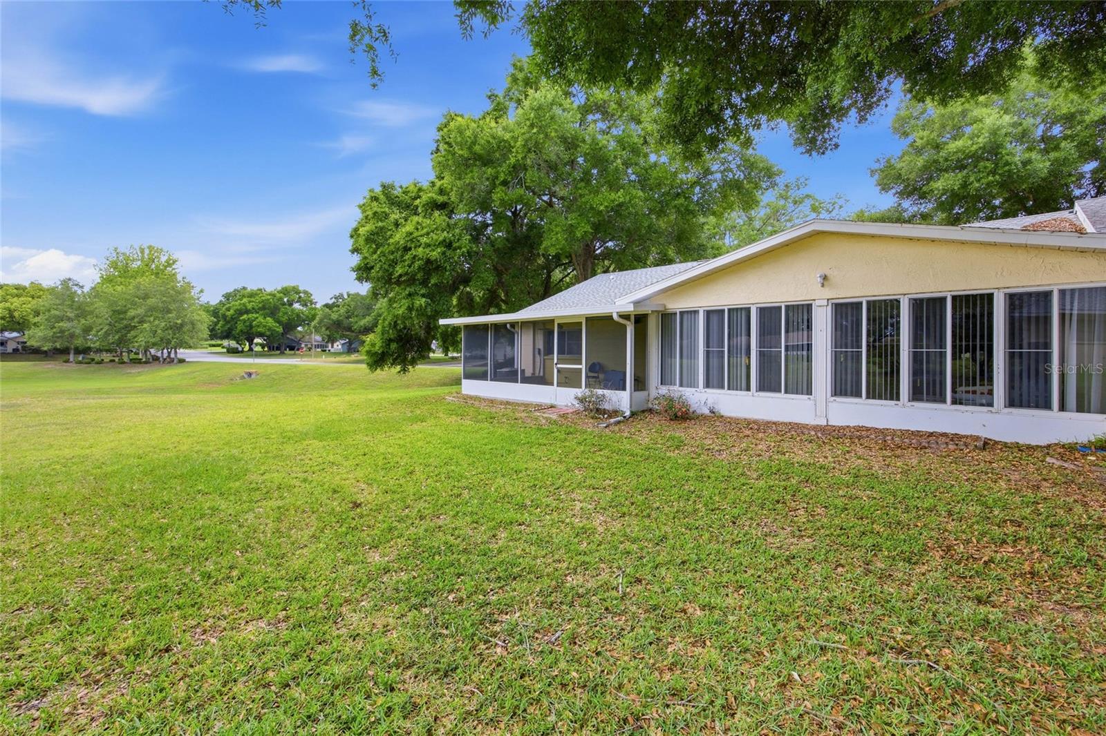 ON TOP OF THE WORLD - Residential