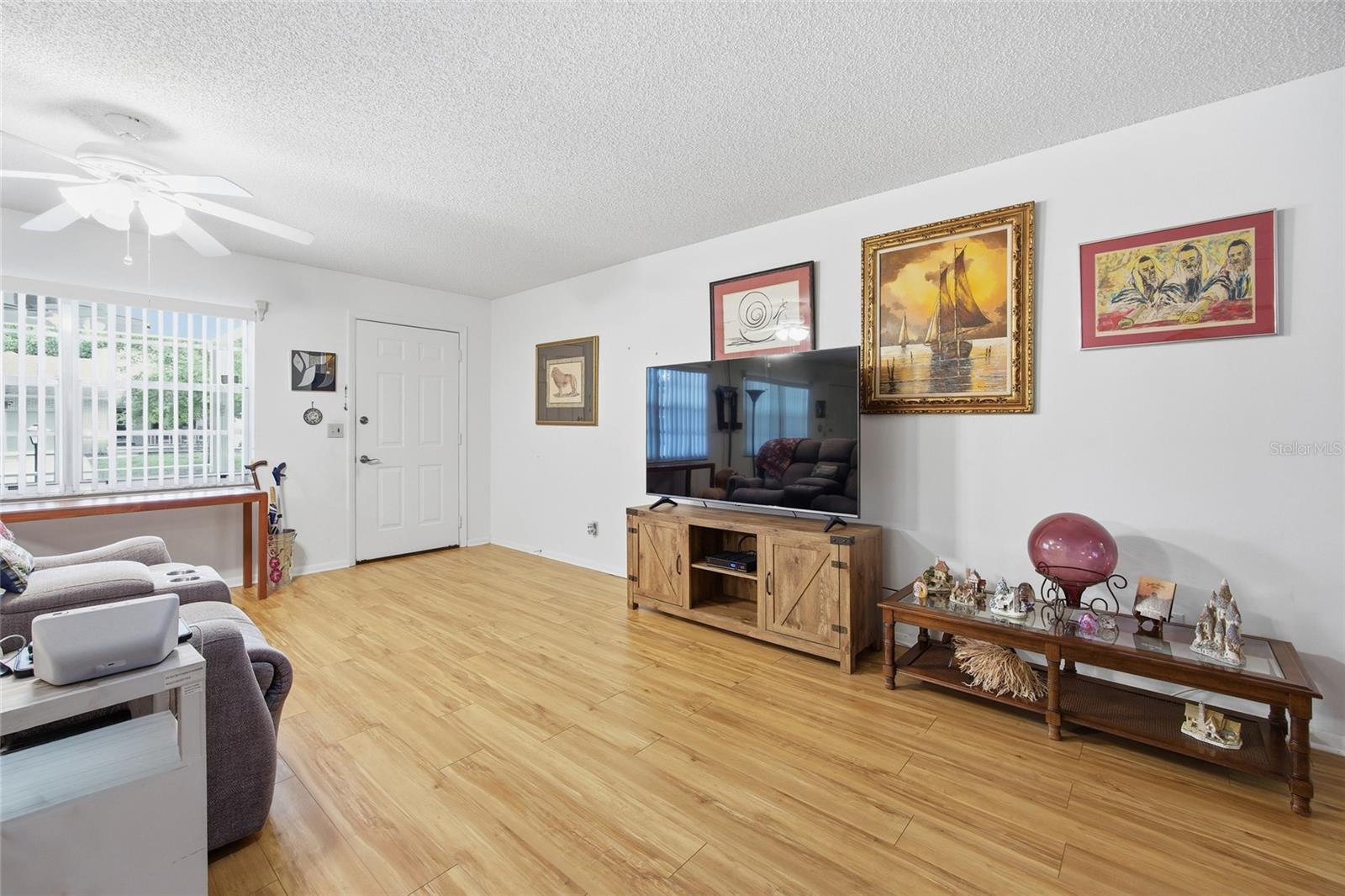 ON TOP OF THE WORLD - Residential