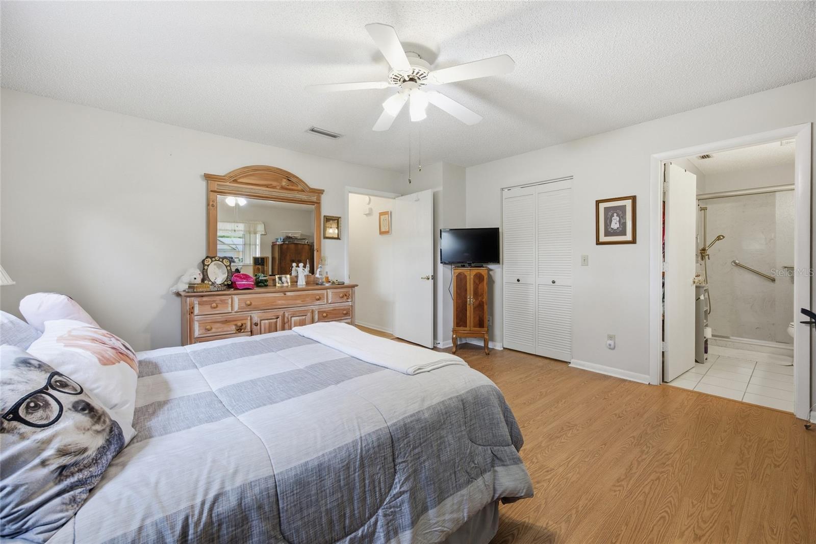 ON TOP OF THE WORLD - Residential