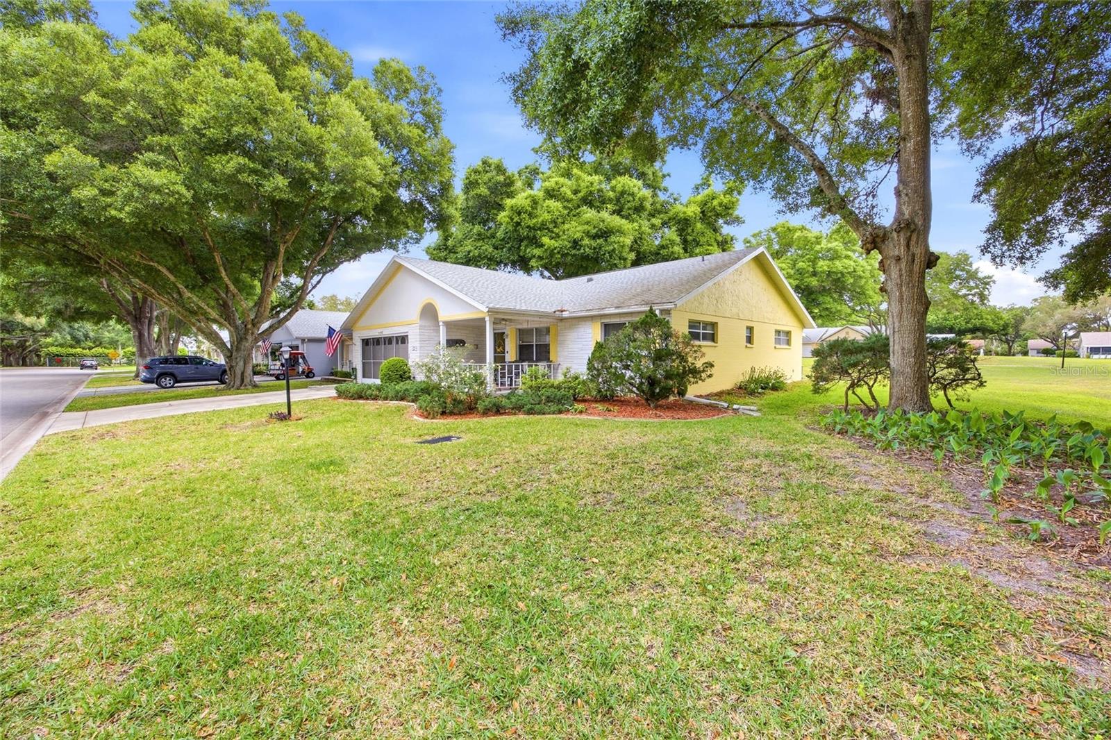 ON TOP OF THE WORLD - Residential