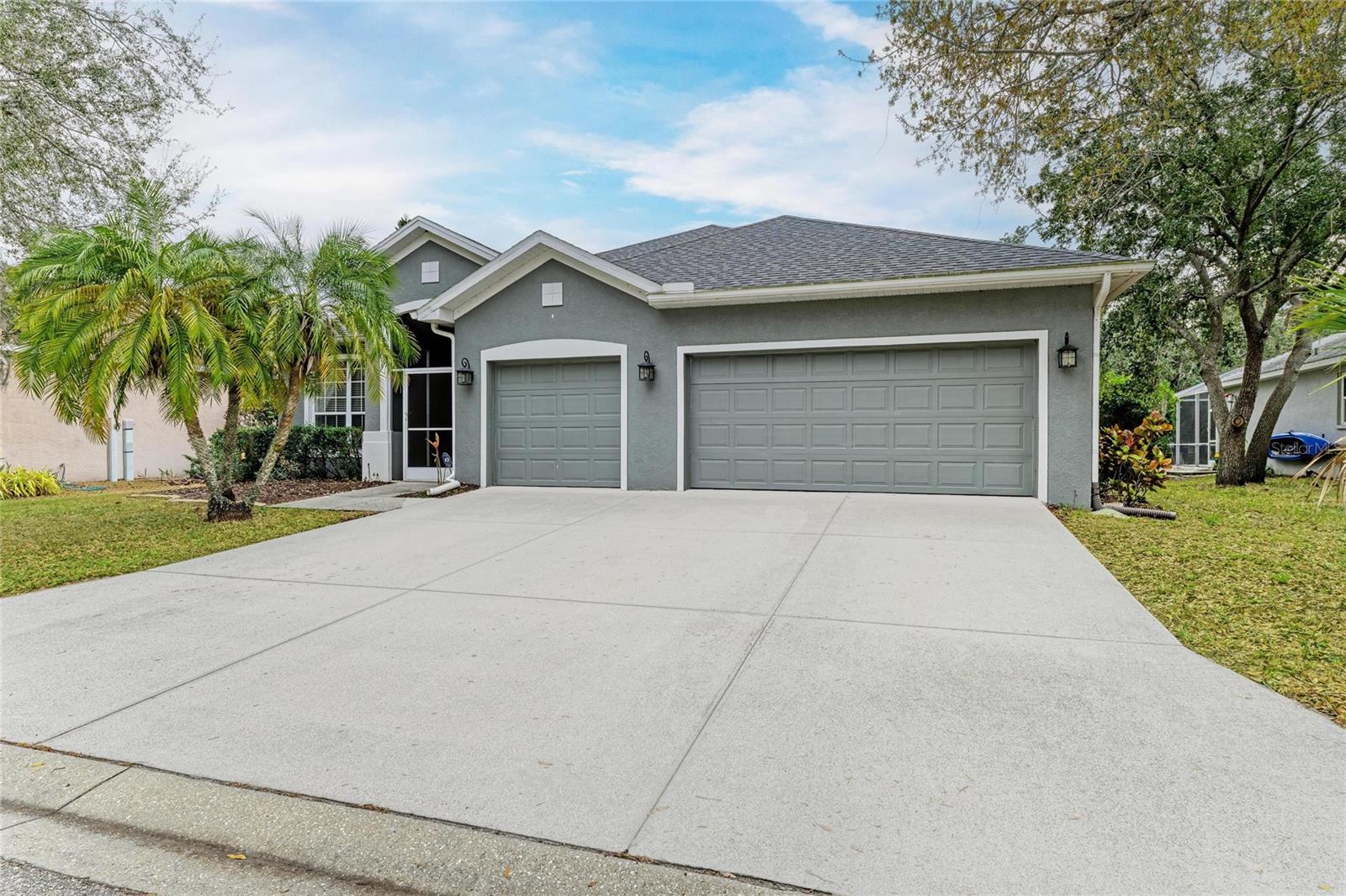 835 CEDARCREST COURT