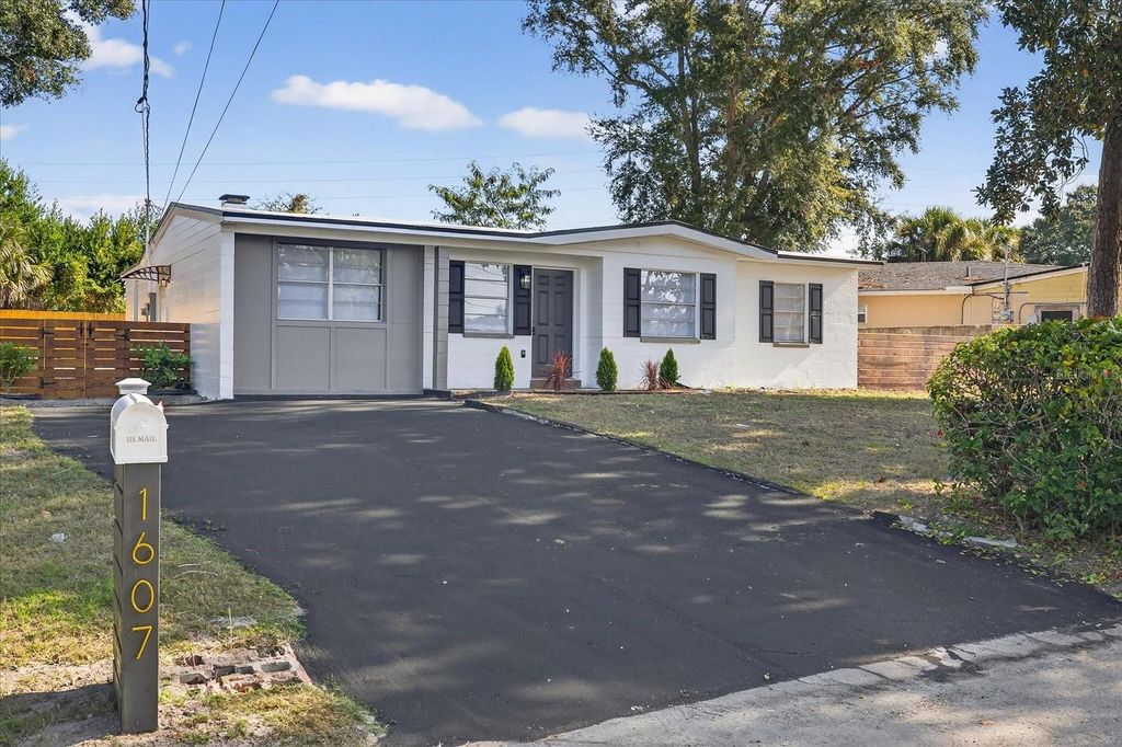 Photo of 1607 Stevensons Drive, Clearwater, FL 33755 (MLS # TB8451700)