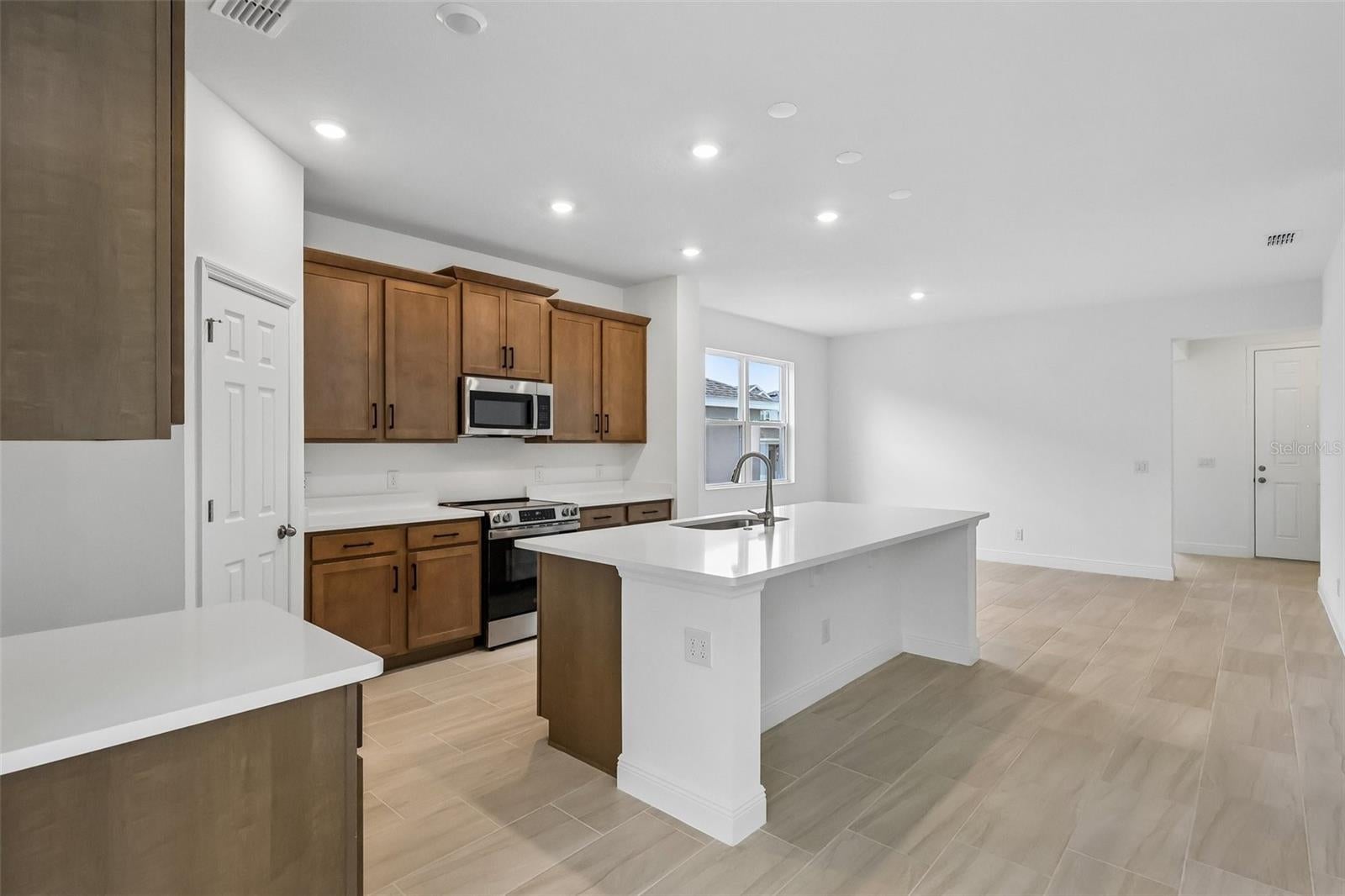 7276 ROLLING LEAF ROAD