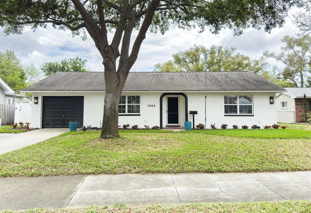 Photo of 1044 51st Avenue N, St Petersburg, FL 33703 (MLS # TB8488888)