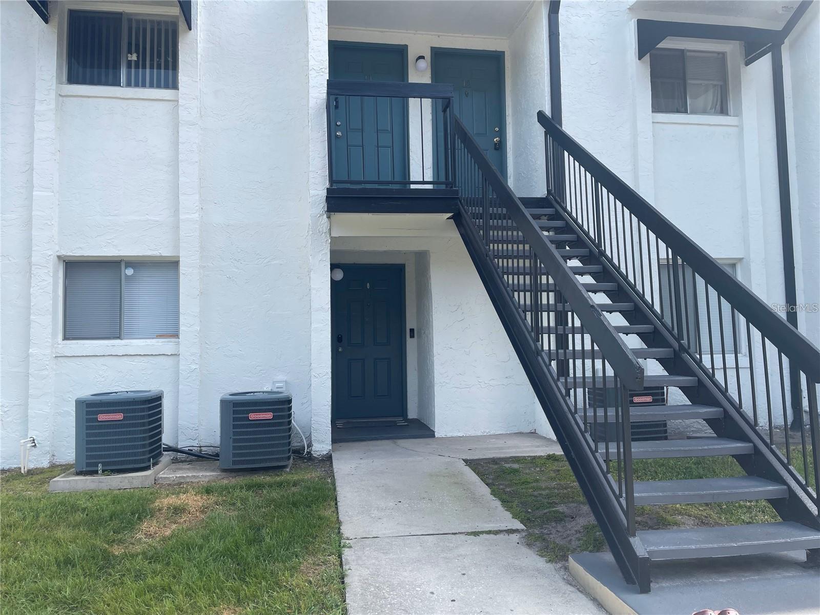 Beautiful 2-bedroom 1-bathroom 1st floor unit in the Avalon condominium community. This lovely unit features one of the most cotised community in the outskirt of Orlando City, 5 Minutes to the OIA, conveniently located near all mayor highways, such as Beach line, commonly known as 528, I-4, 417, 408 that can take you in and out, to and from all important locations, like Beaches, Kennedy Space center, sport complexes, art centers and short commute to the UCF, one of the most prestigious colleges in central Florida and much more. Don’t miss this opportunity to make this wonderful experience your home!