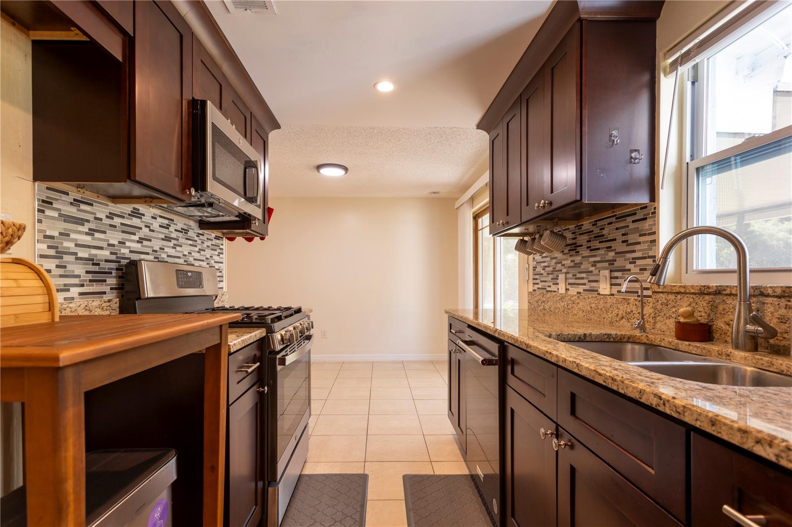 WOODVALLEY UNIT 5 - Residential