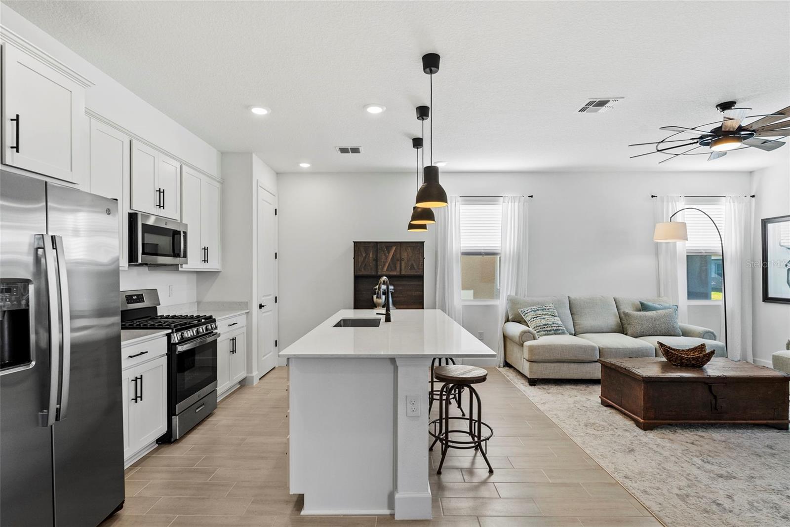 6026 JENSEN VIEW AVENUE