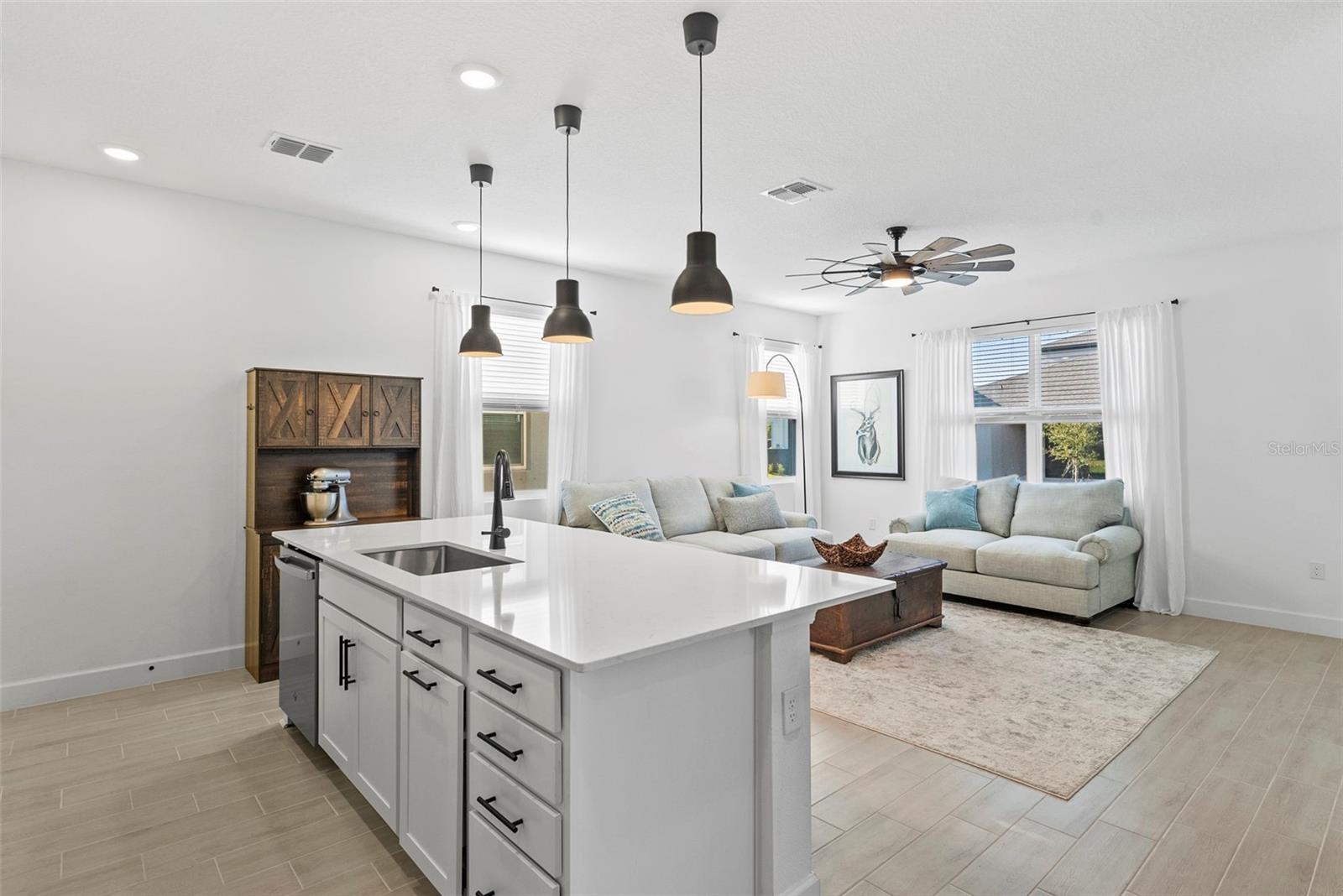 6026 JENSEN VIEW AVENUE