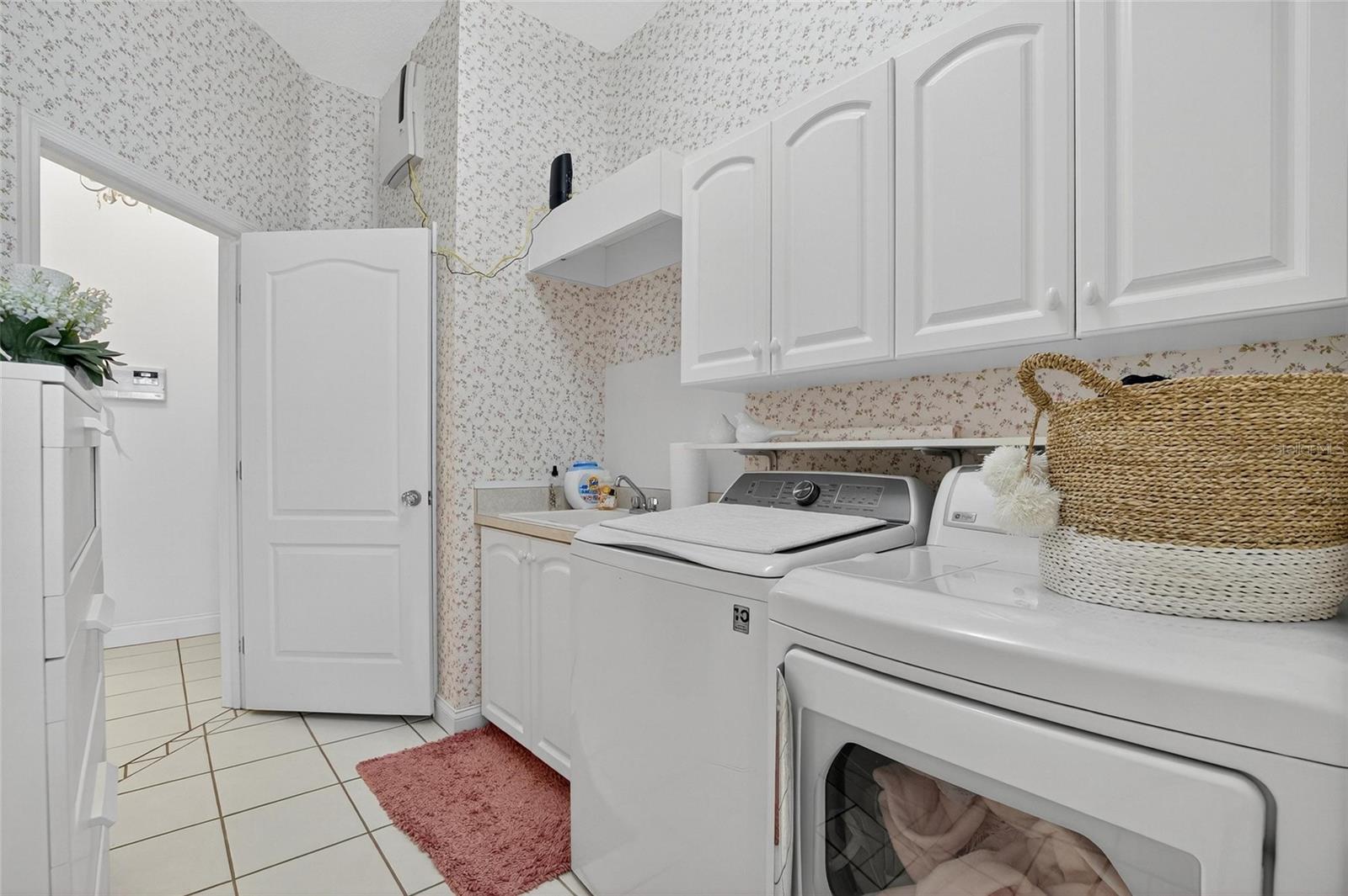 ASHTON OAKS - Residential