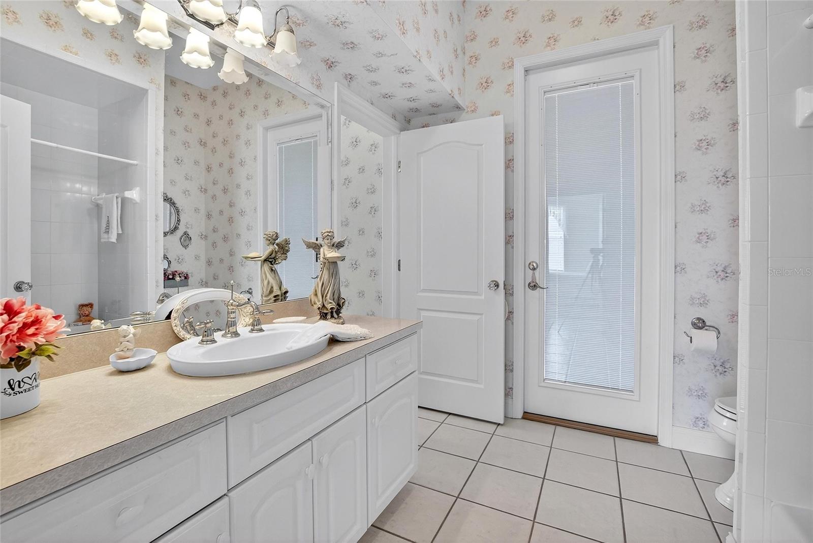 ASHTON OAKS - Residential