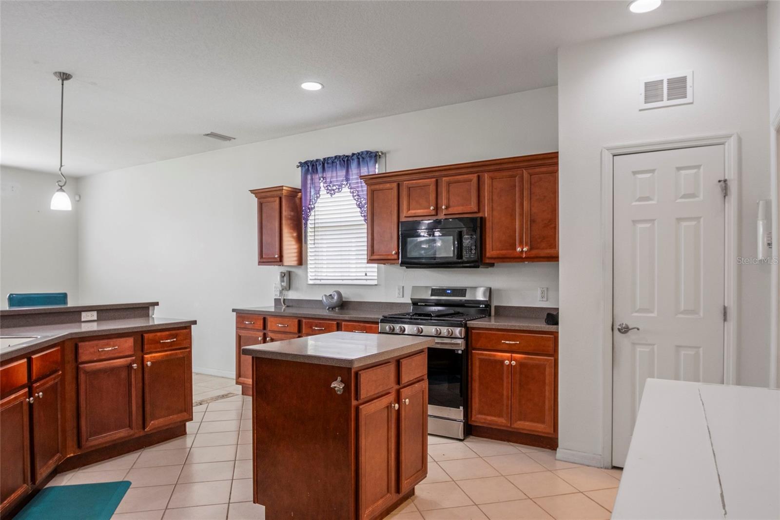 LEESBURG ARLINGTON RIDGE PH 1-B - Residential