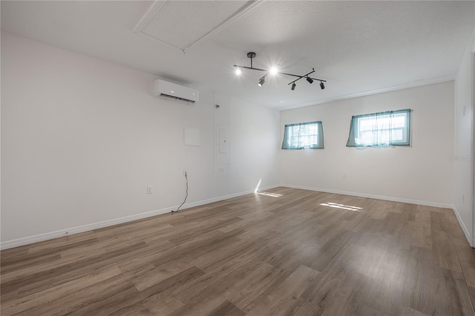 BLACKS W C SUB - Residential Lease