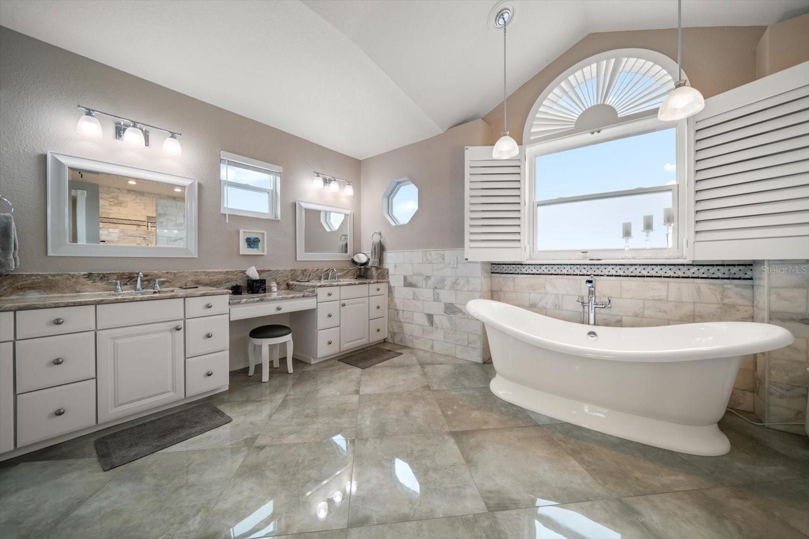 CAPRI ISLE SUB - Residential