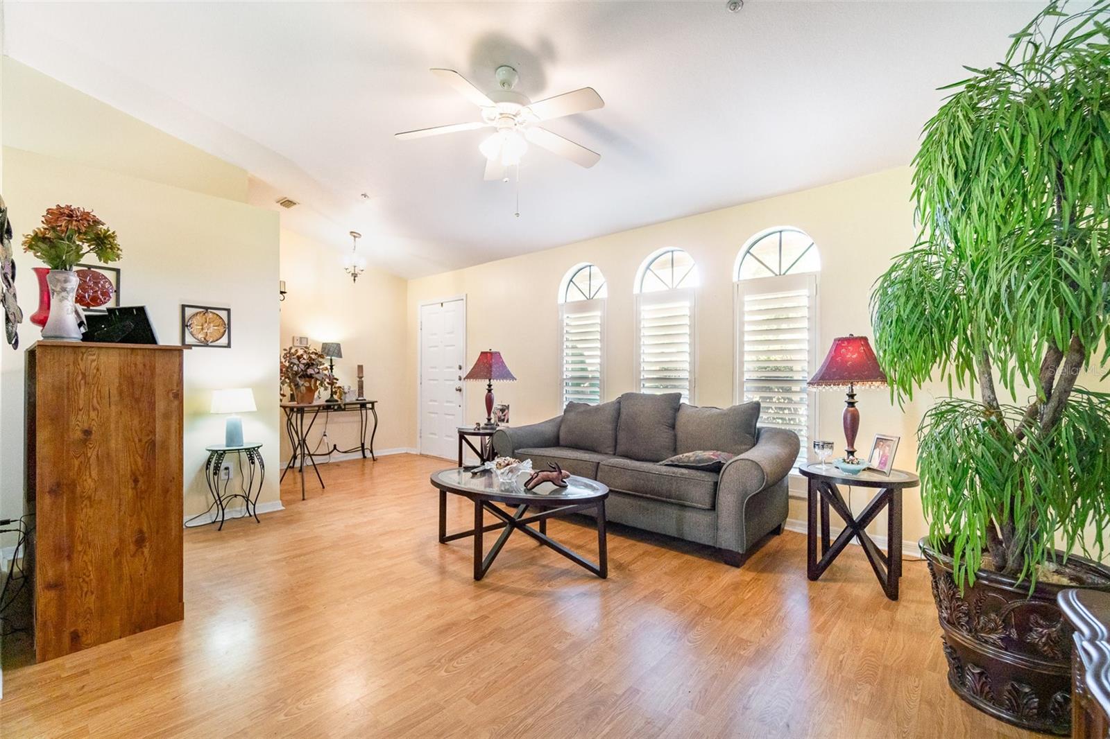 923 FRESHMEADOW COURT