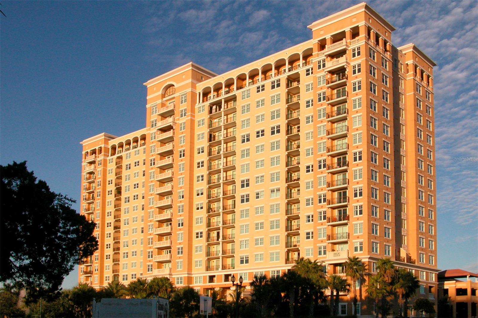 RENAISSANCE 1 - Residential Lease