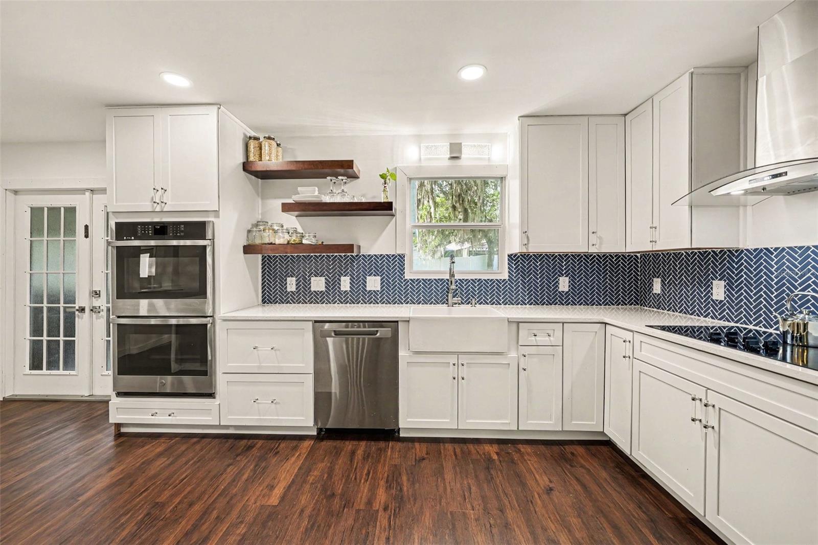 1592 SKYLINE DRIVE