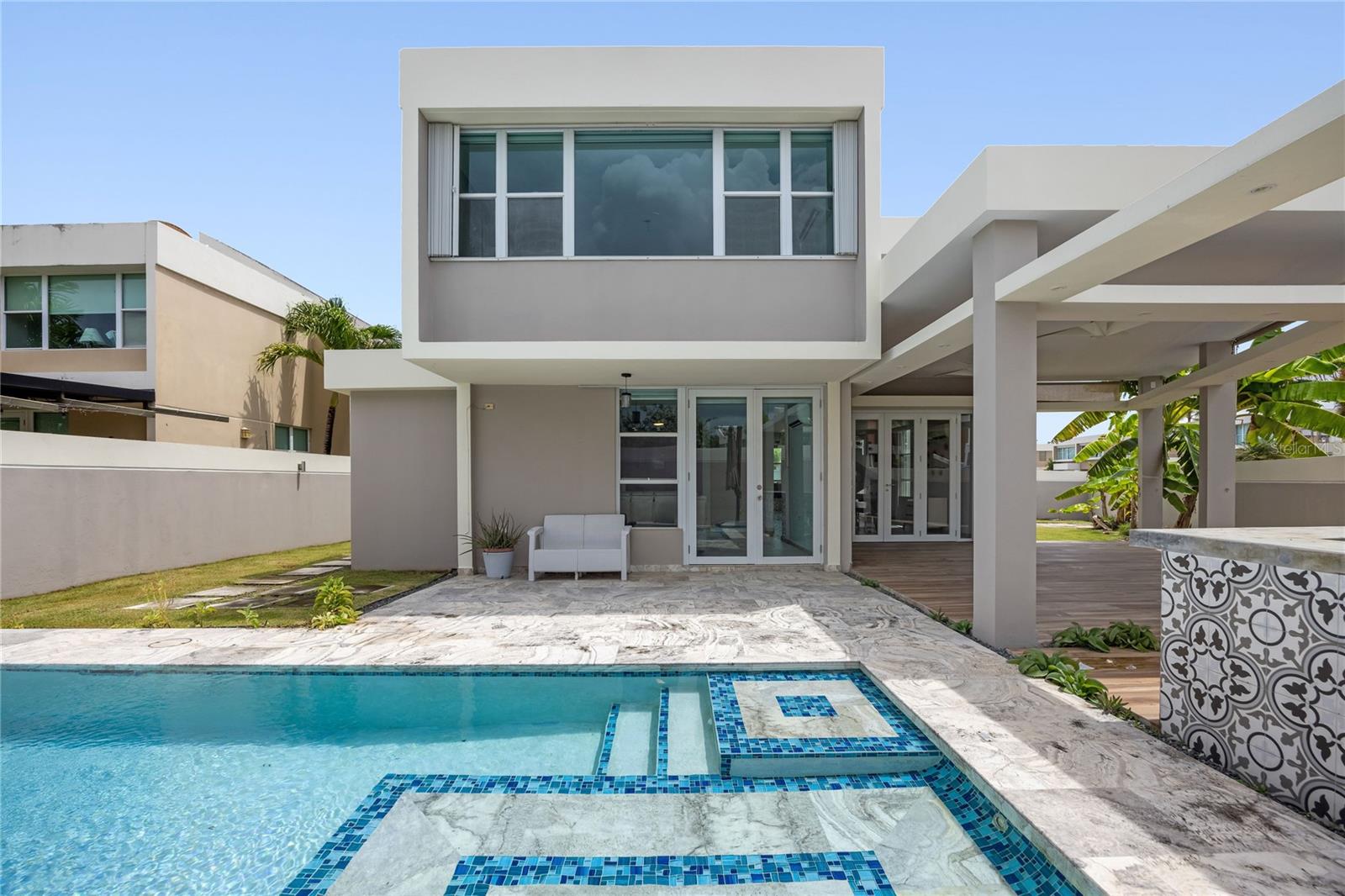 PASEO LAS OLAS - Residential
