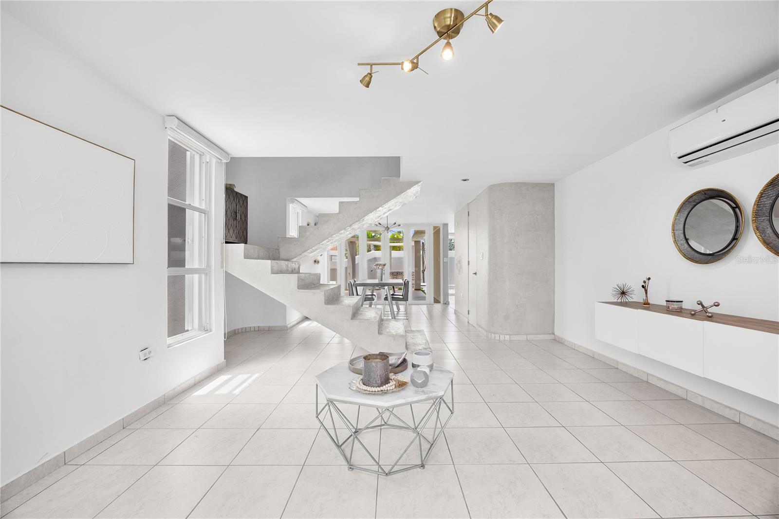 PASEO LAS OLAS - Residential