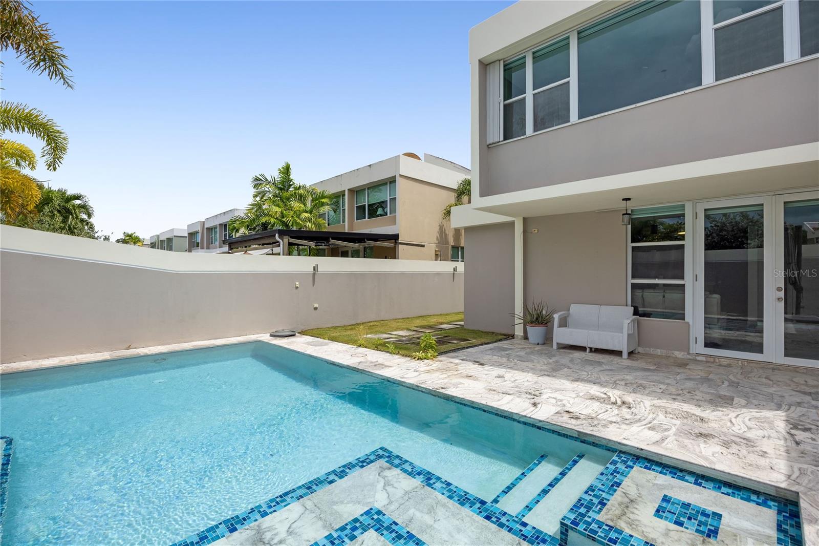 PASEO LAS OLAS - Residential