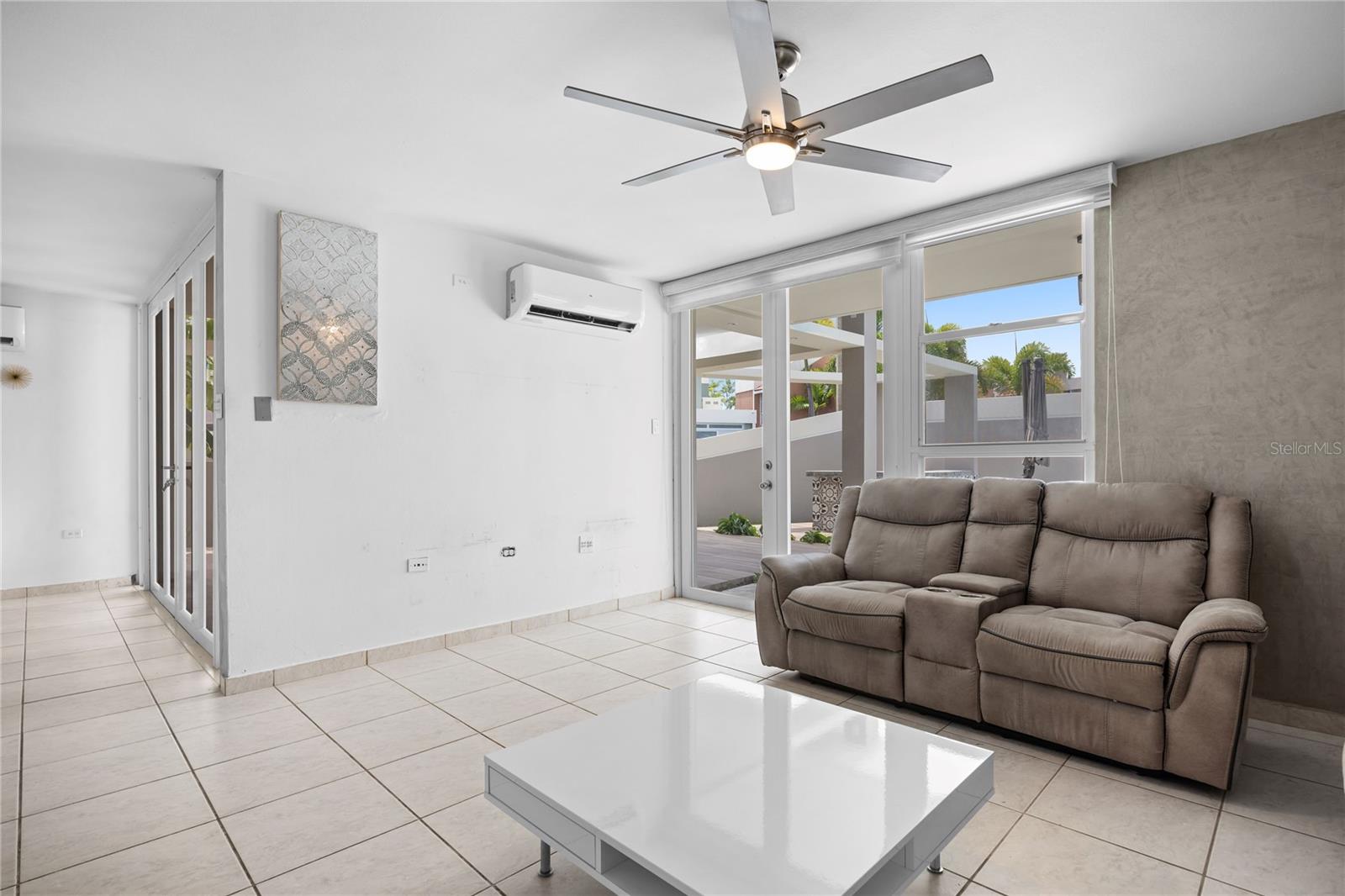 PASEO LAS OLAS - Residential