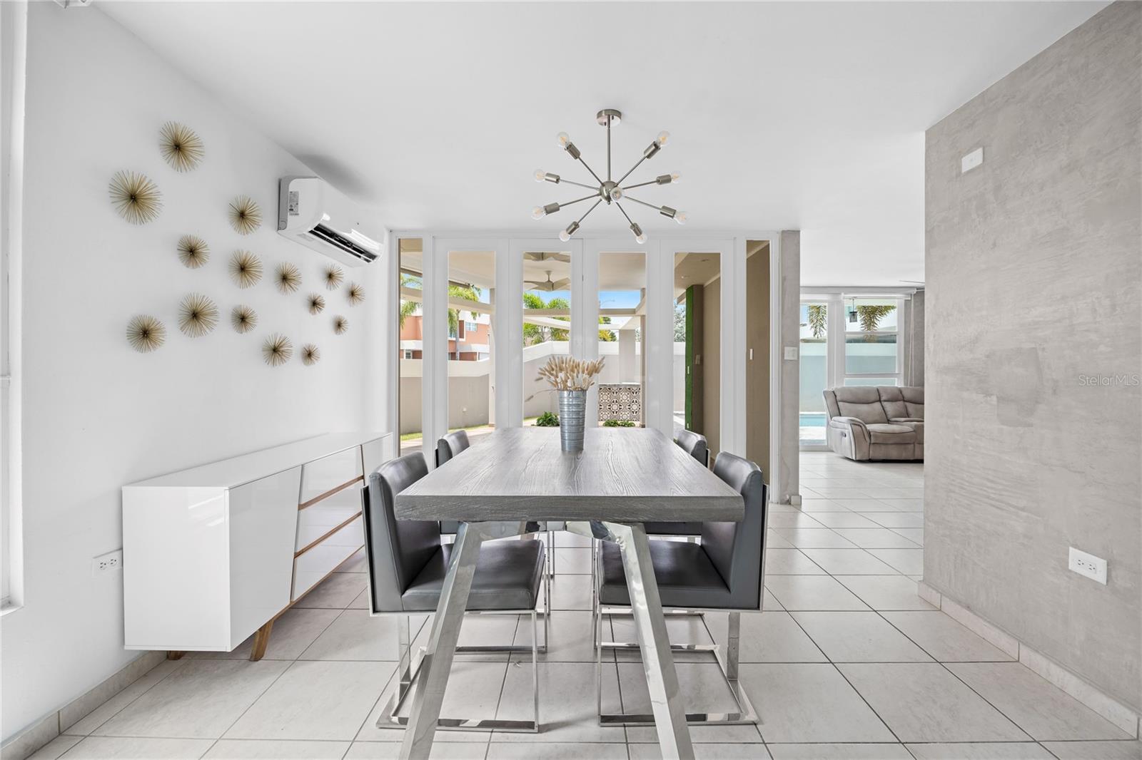 PASEO LAS OLAS - Residential