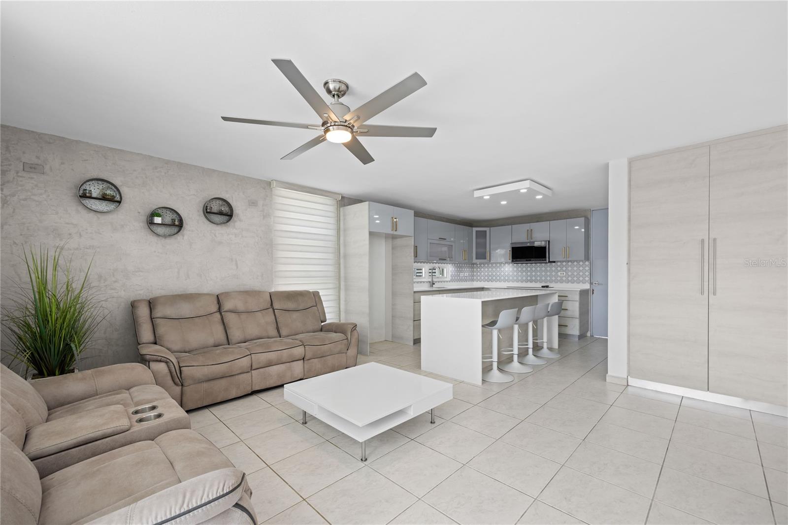 PASEO LAS OLAS - Residential