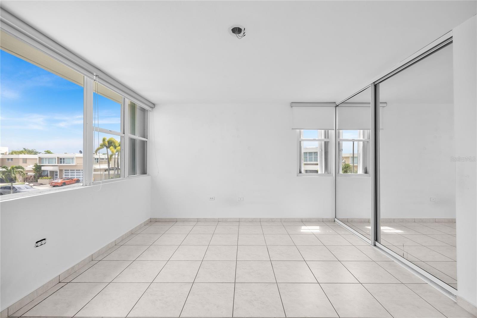 PASEO LAS OLAS - Residential
