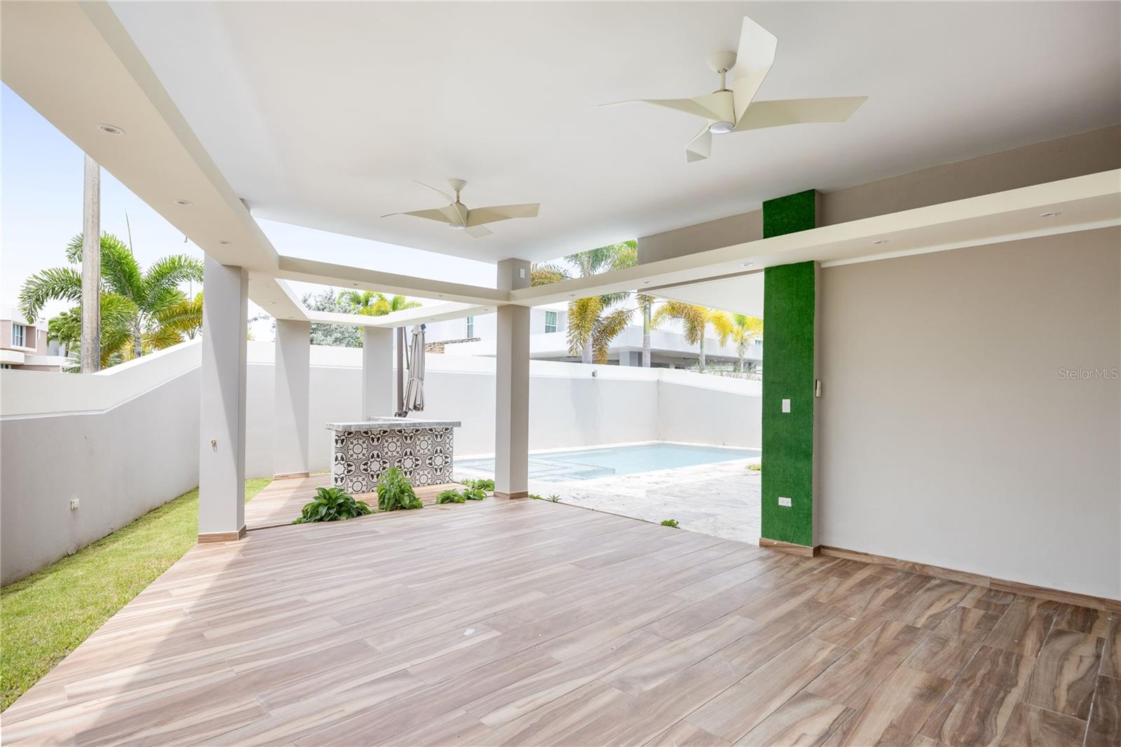 PASEO LAS OLAS - Residential