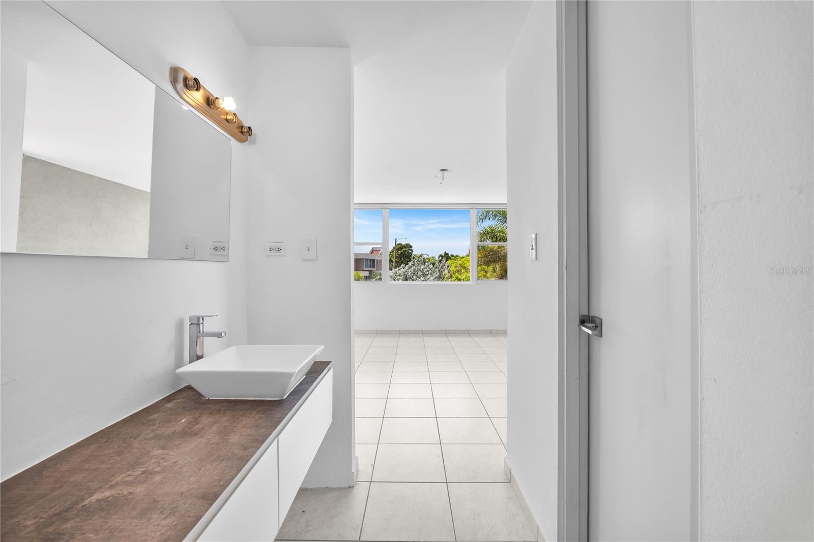 PASEO LAS OLAS - Residential