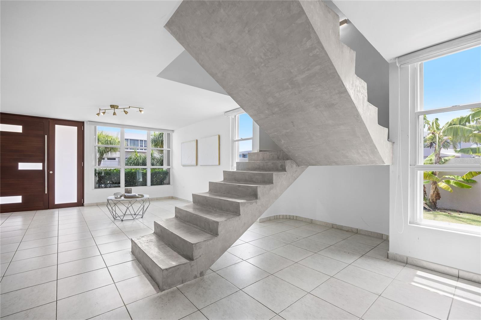PASEO LAS OLAS - Residential