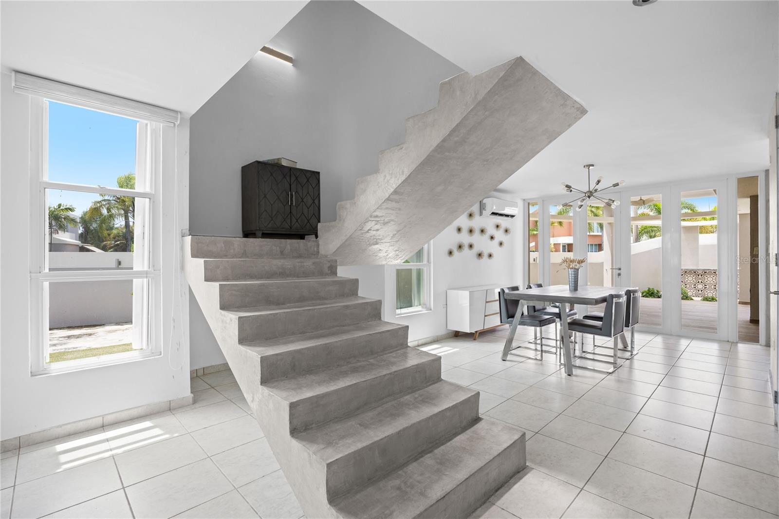 PASEO LAS OLAS - Residential