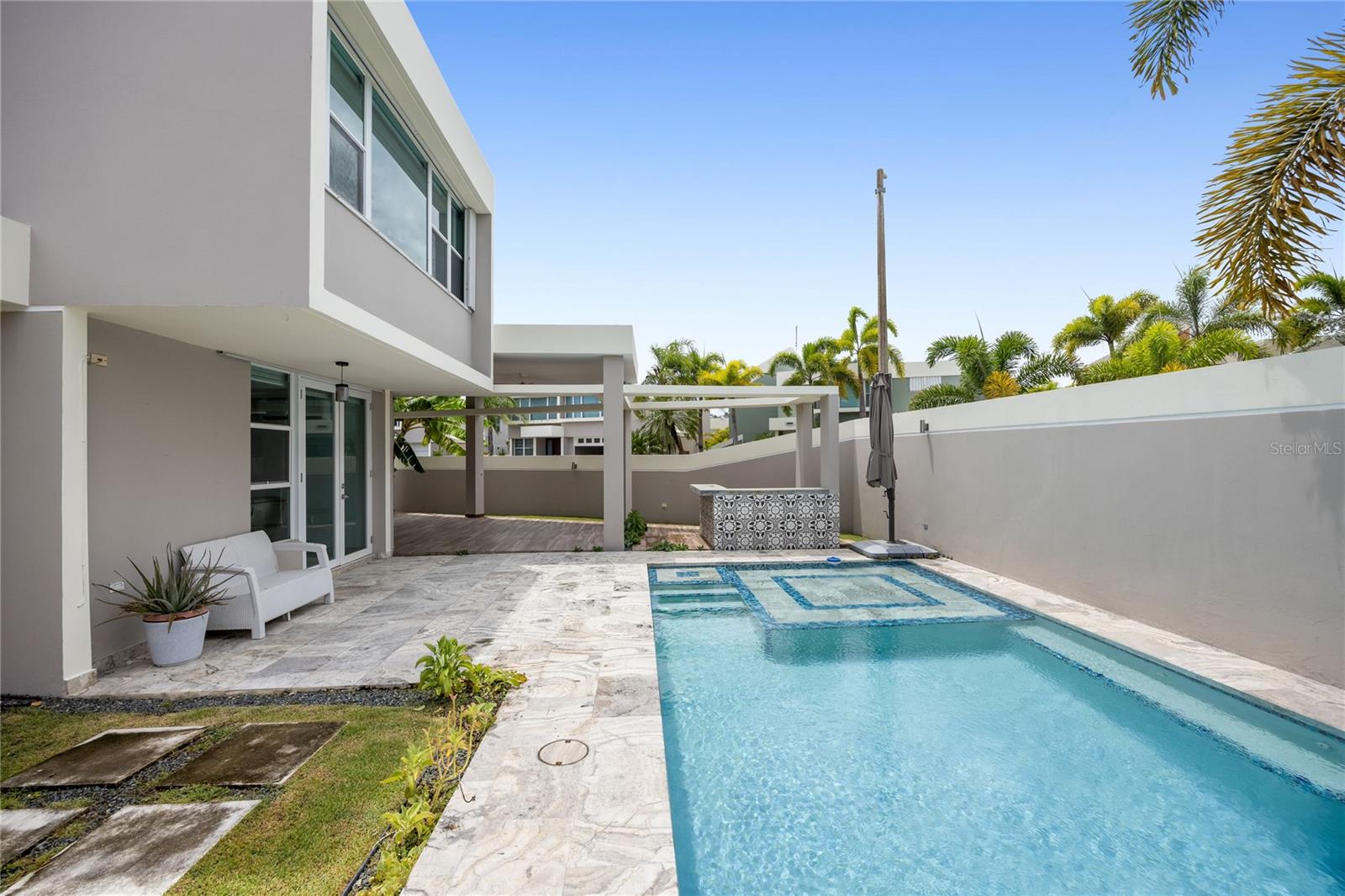 PASEO LAS OLAS - Residential