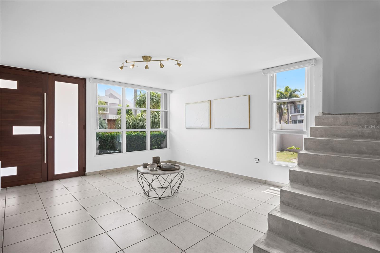 PASEO LAS OLAS - Residential