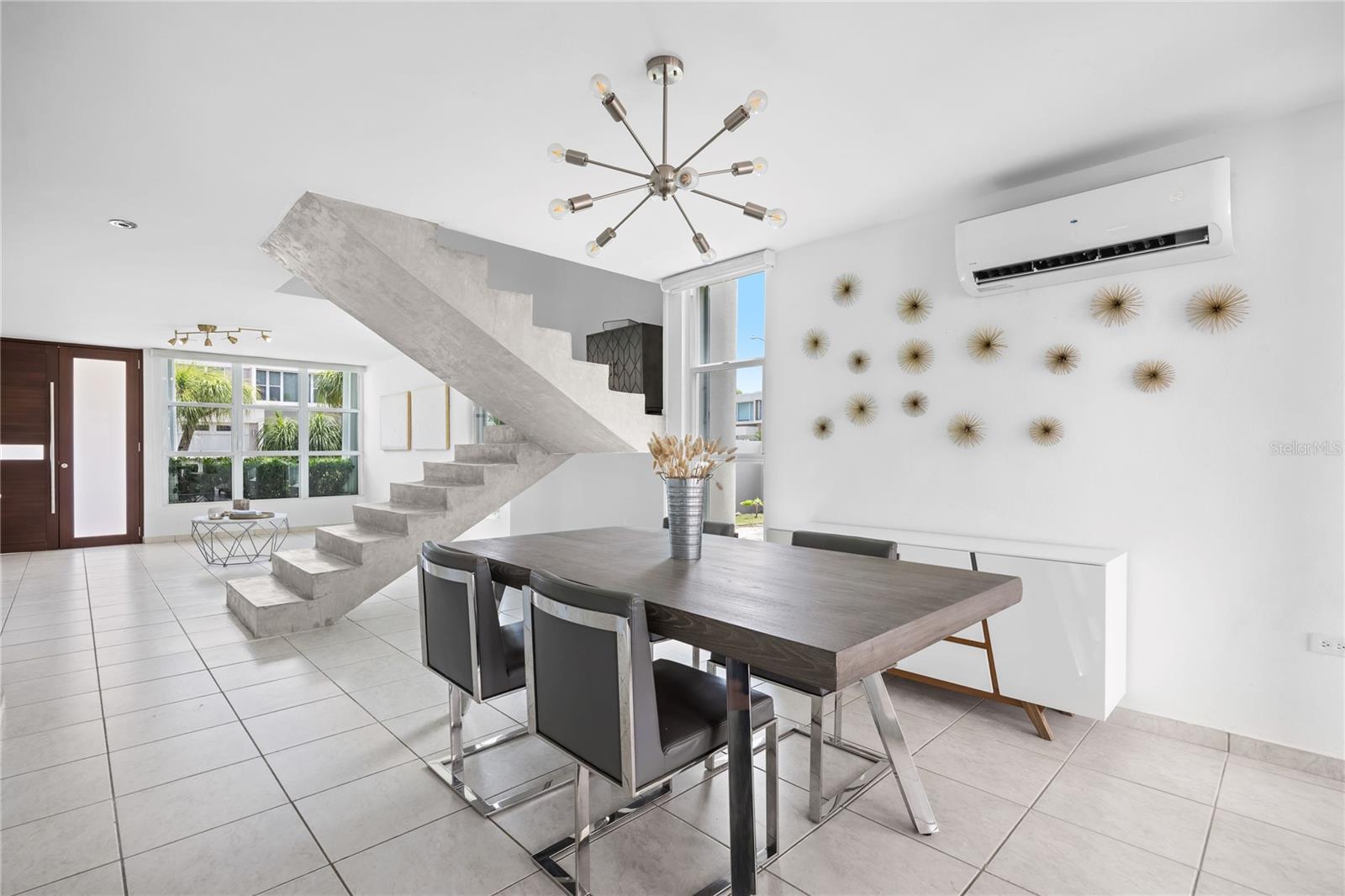 PASEO LAS OLAS - Residential