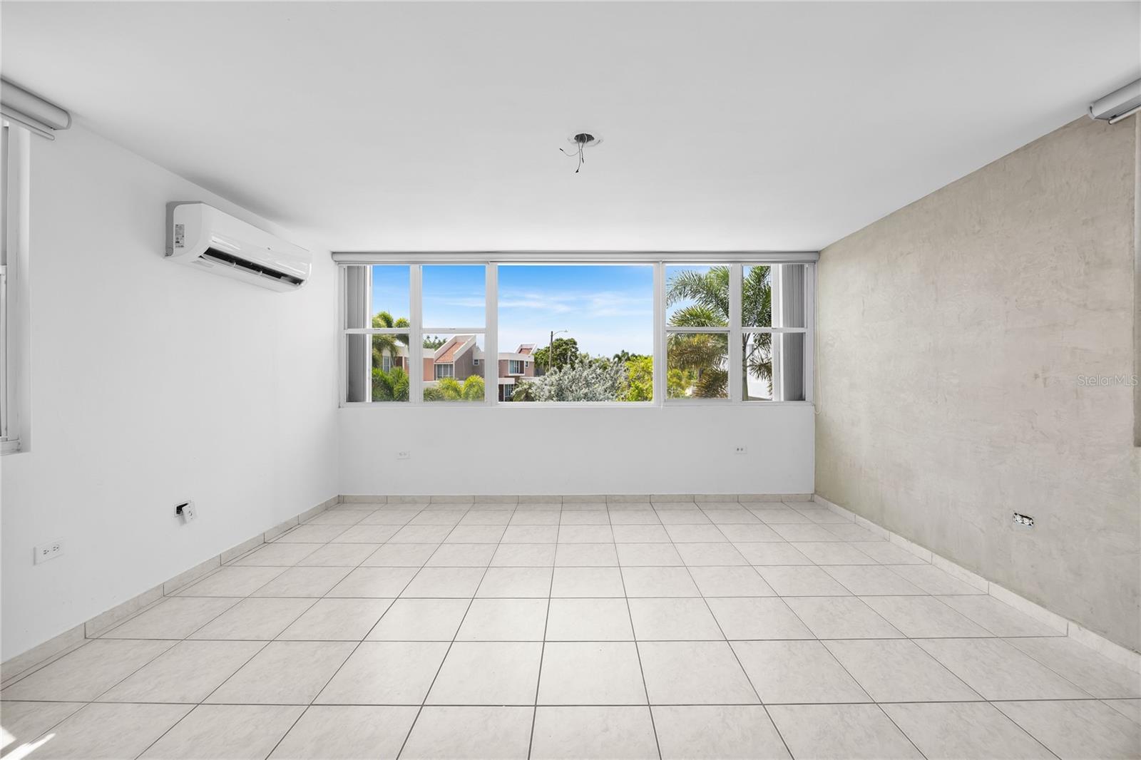 PASEO LAS OLAS - Residential