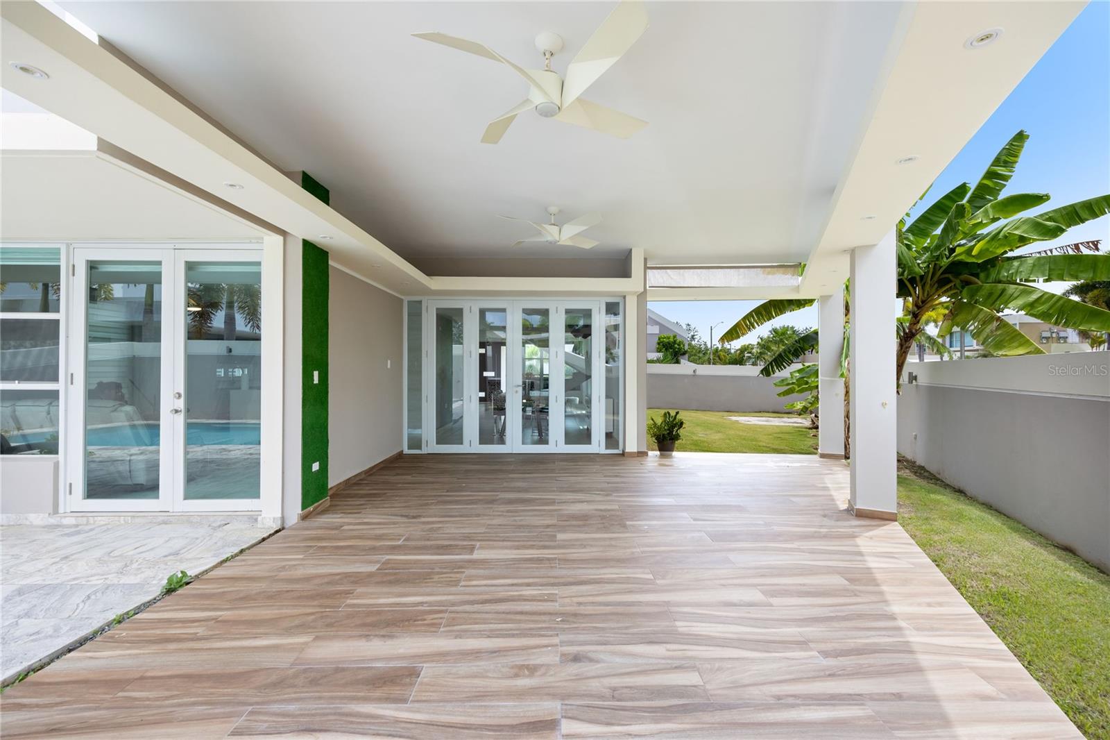 PASEO LAS OLAS - Residential