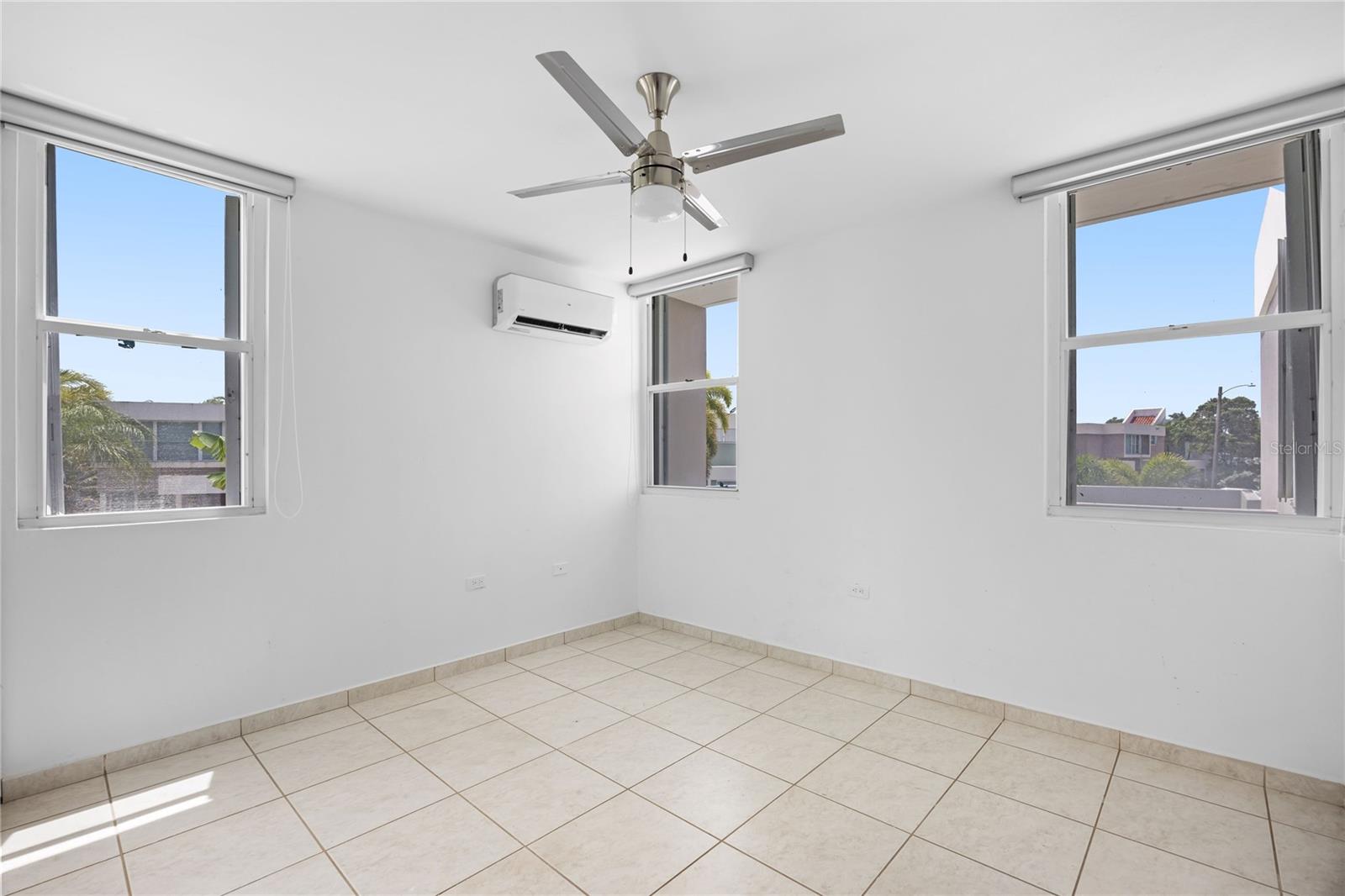 PASEO LAS OLAS - Residential