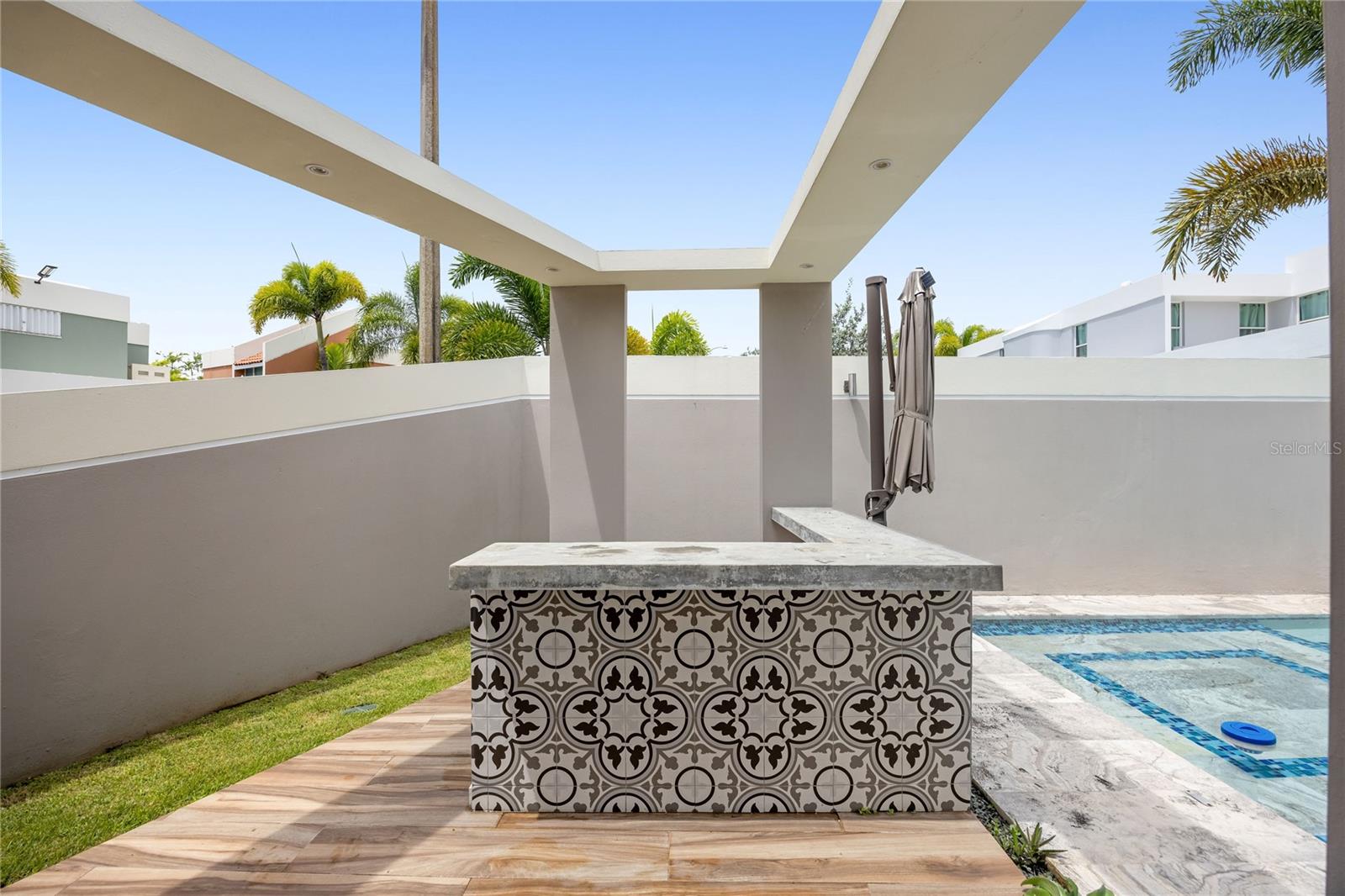 PASEO LAS OLAS - Residential