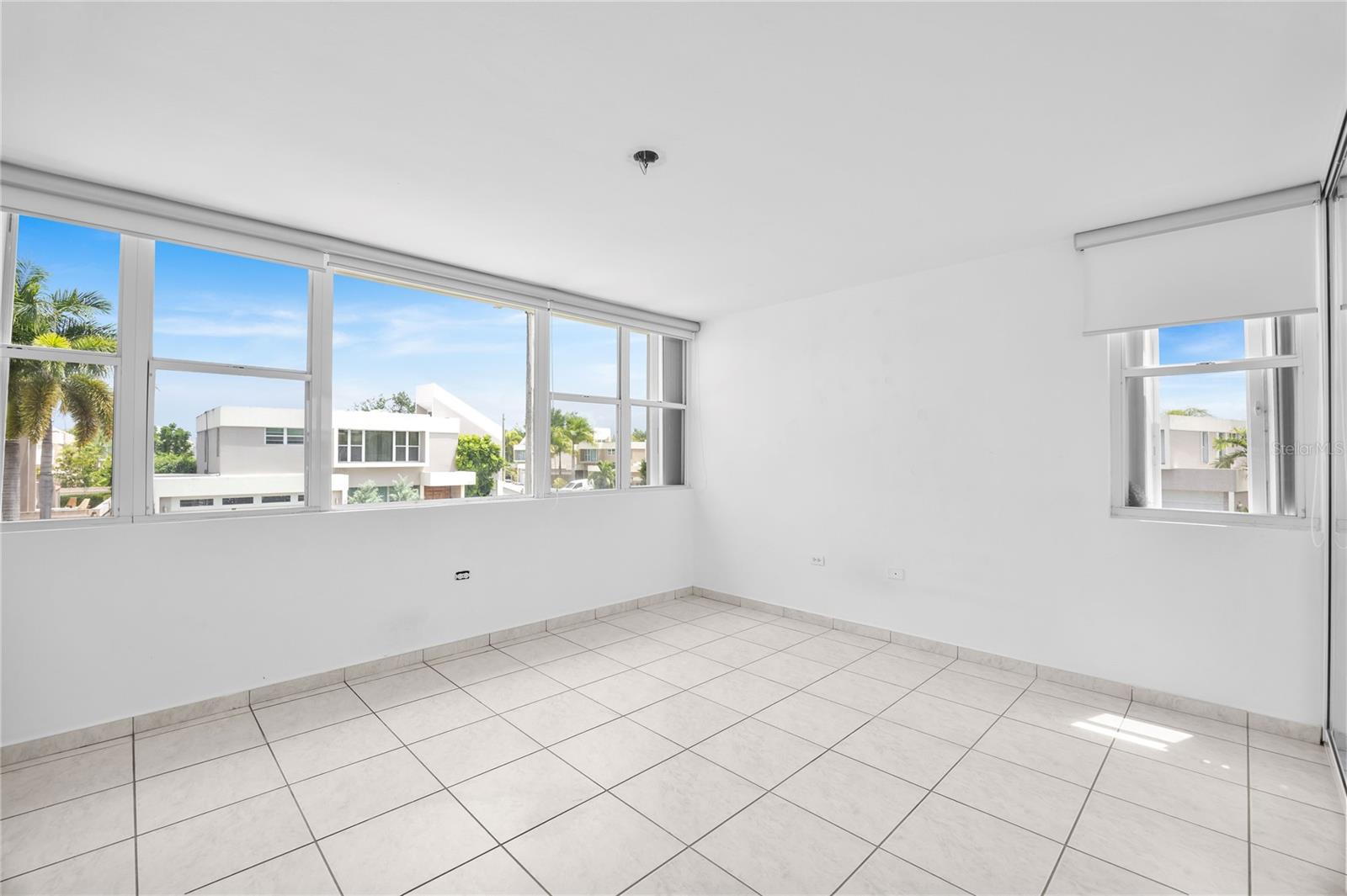 PASEO LAS OLAS - Residential