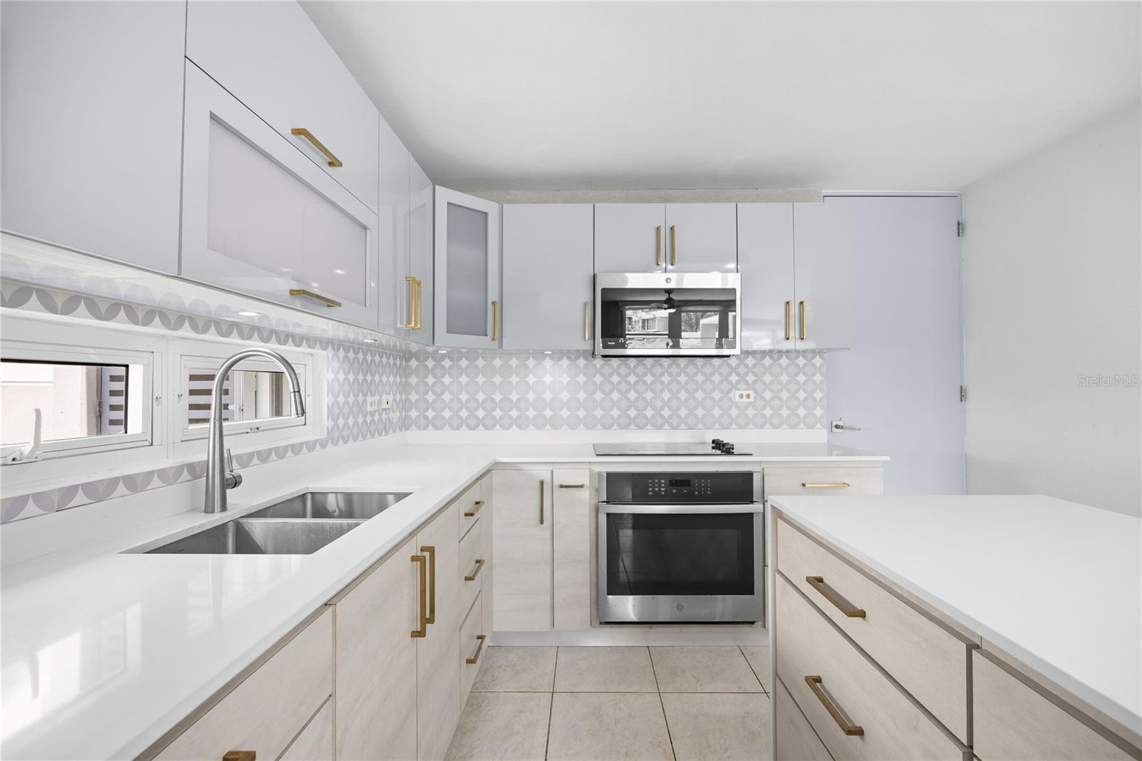 PASEO LAS OLAS - Residential