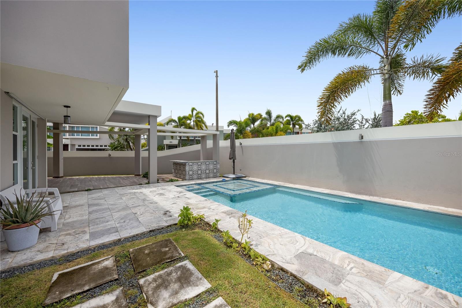 PASEO LAS OLAS - Residential