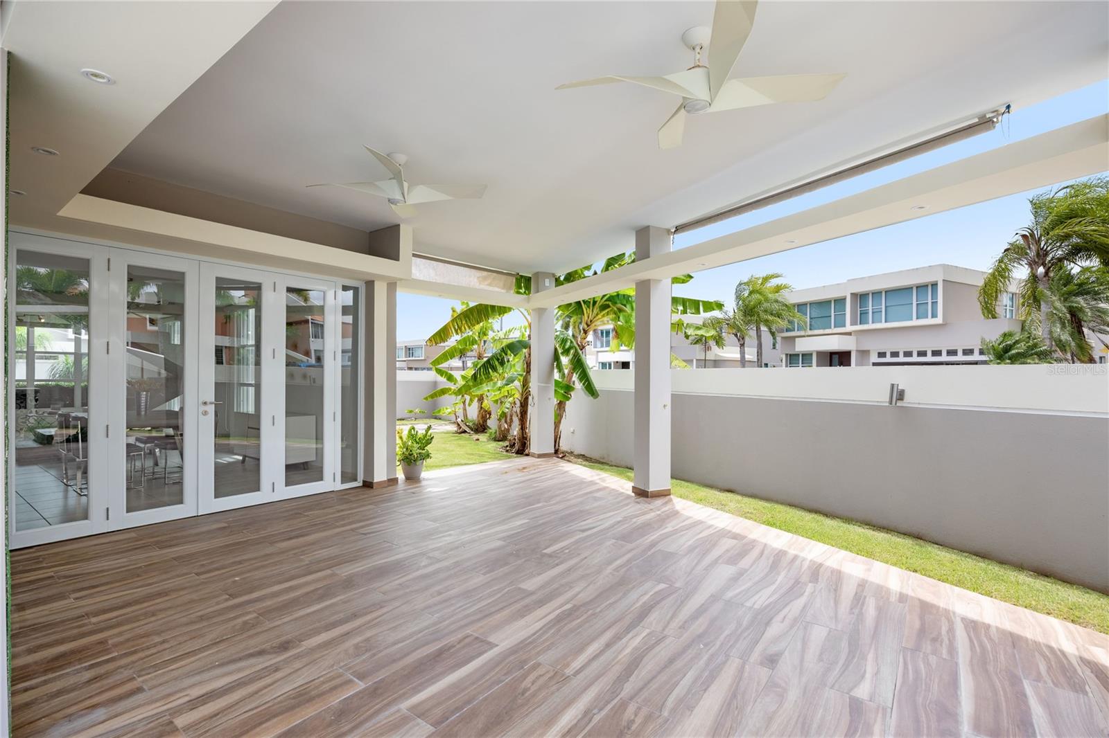 PASEO LAS OLAS - Residential